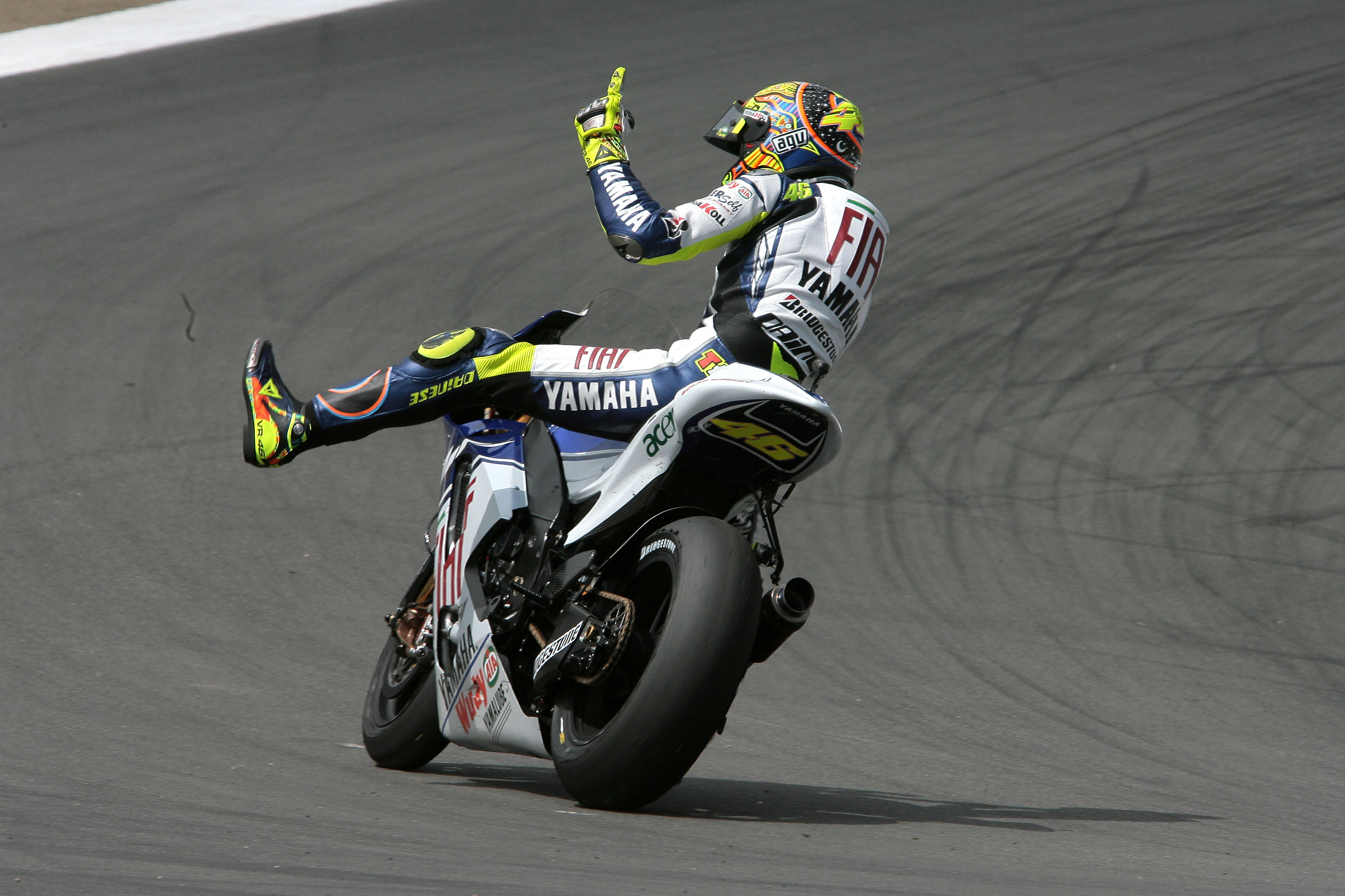 Valentino Rossi Yamaha wins Laguna Seca MotoGP 2008