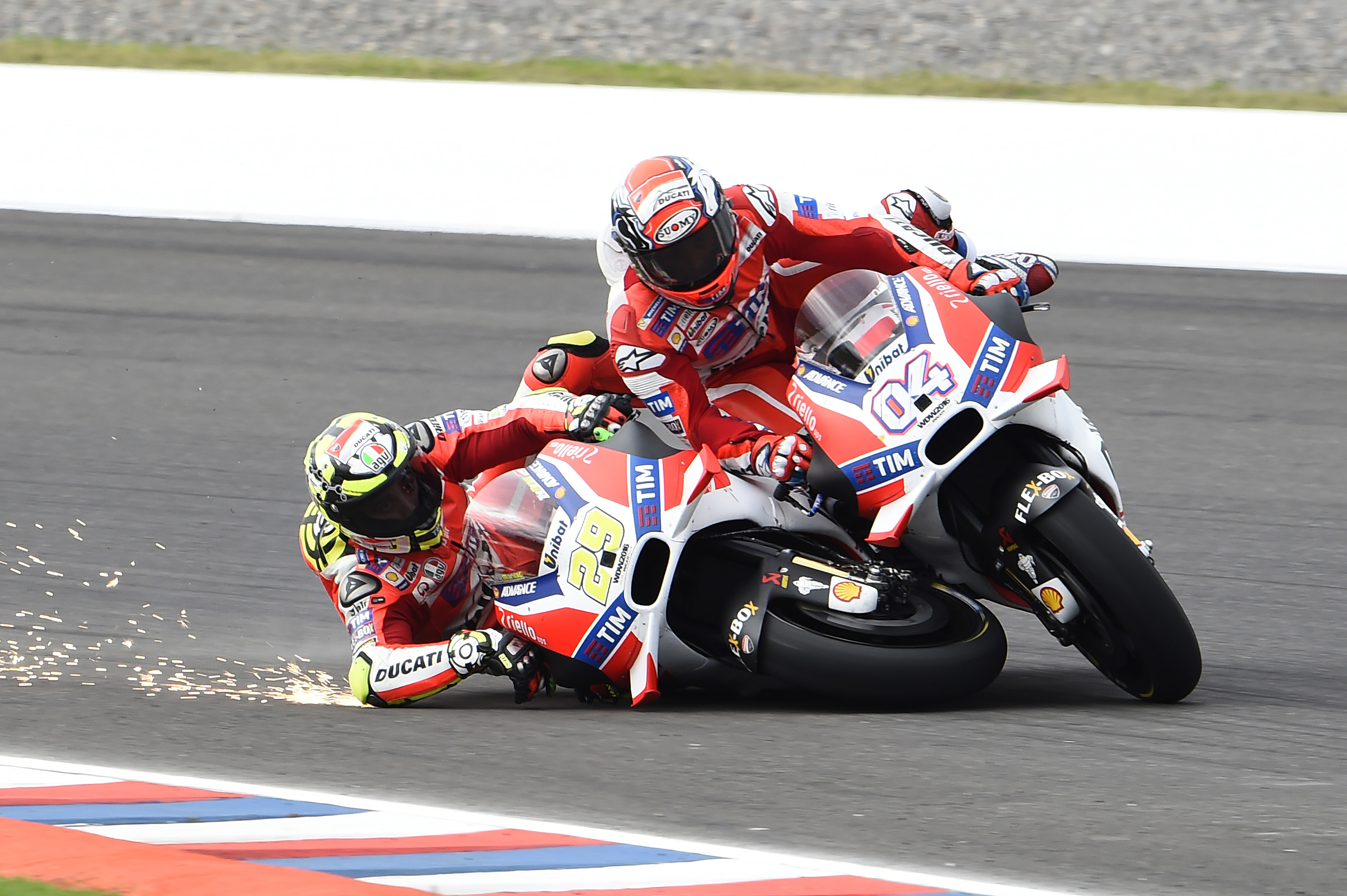 Andrea Iannone Andrea Dovizioso collision Ducati Termas de Rio Hondo MotoGP Argentina 2016