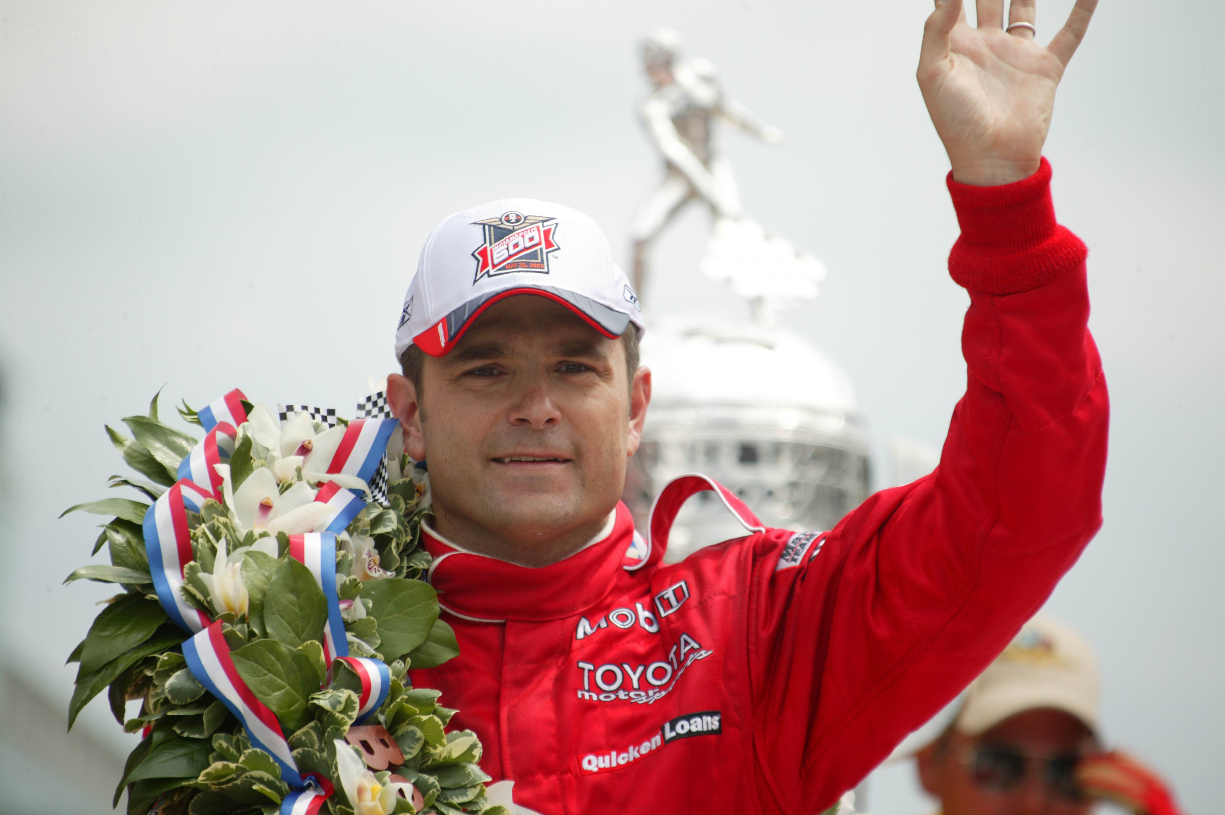 Gil de Ferran wins 2003 Indianapolis 500