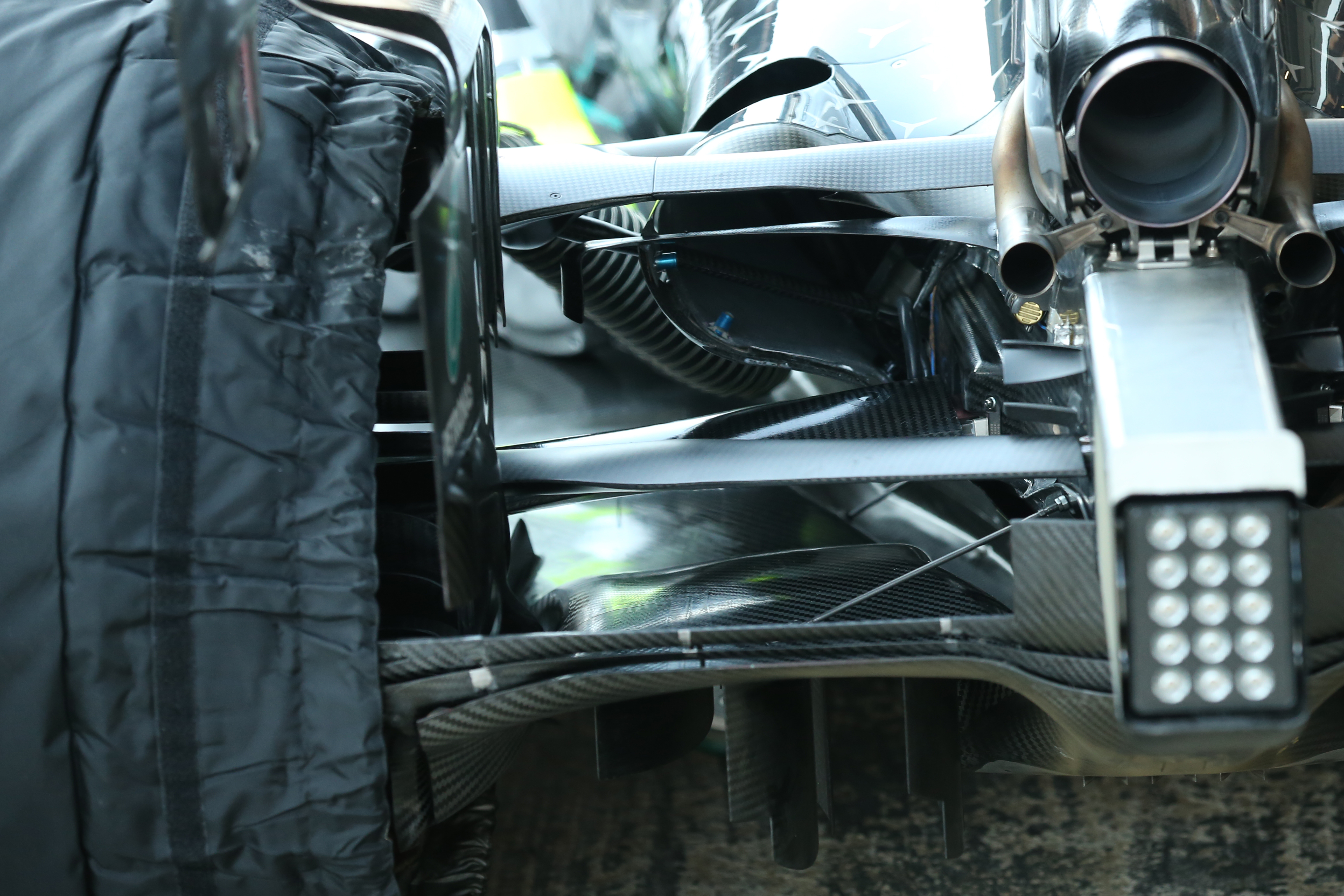 Mercedes F1 rear suspension