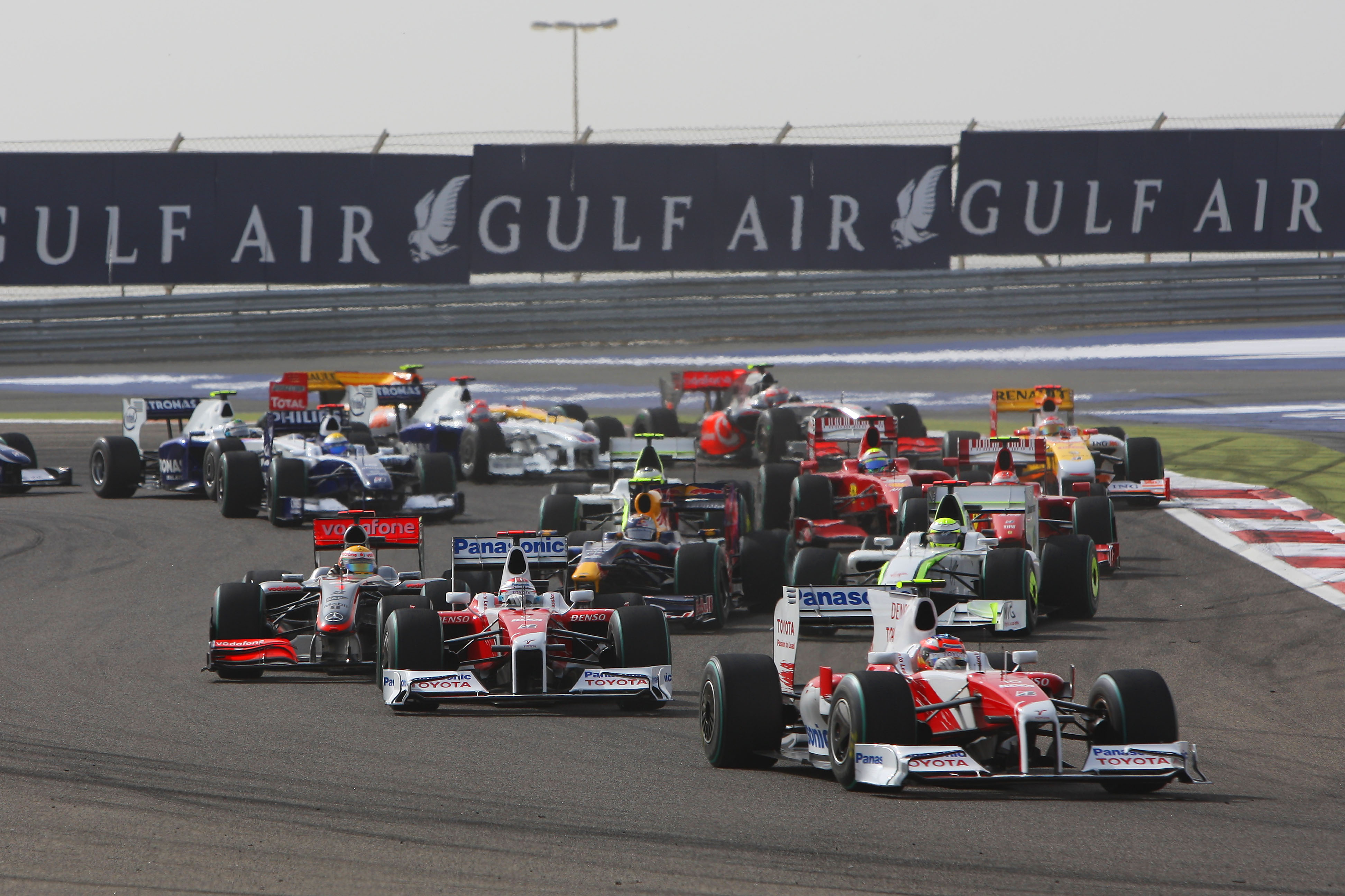 Glock Trulli Toyota leads Bahrain F1 2009 Grand Prix