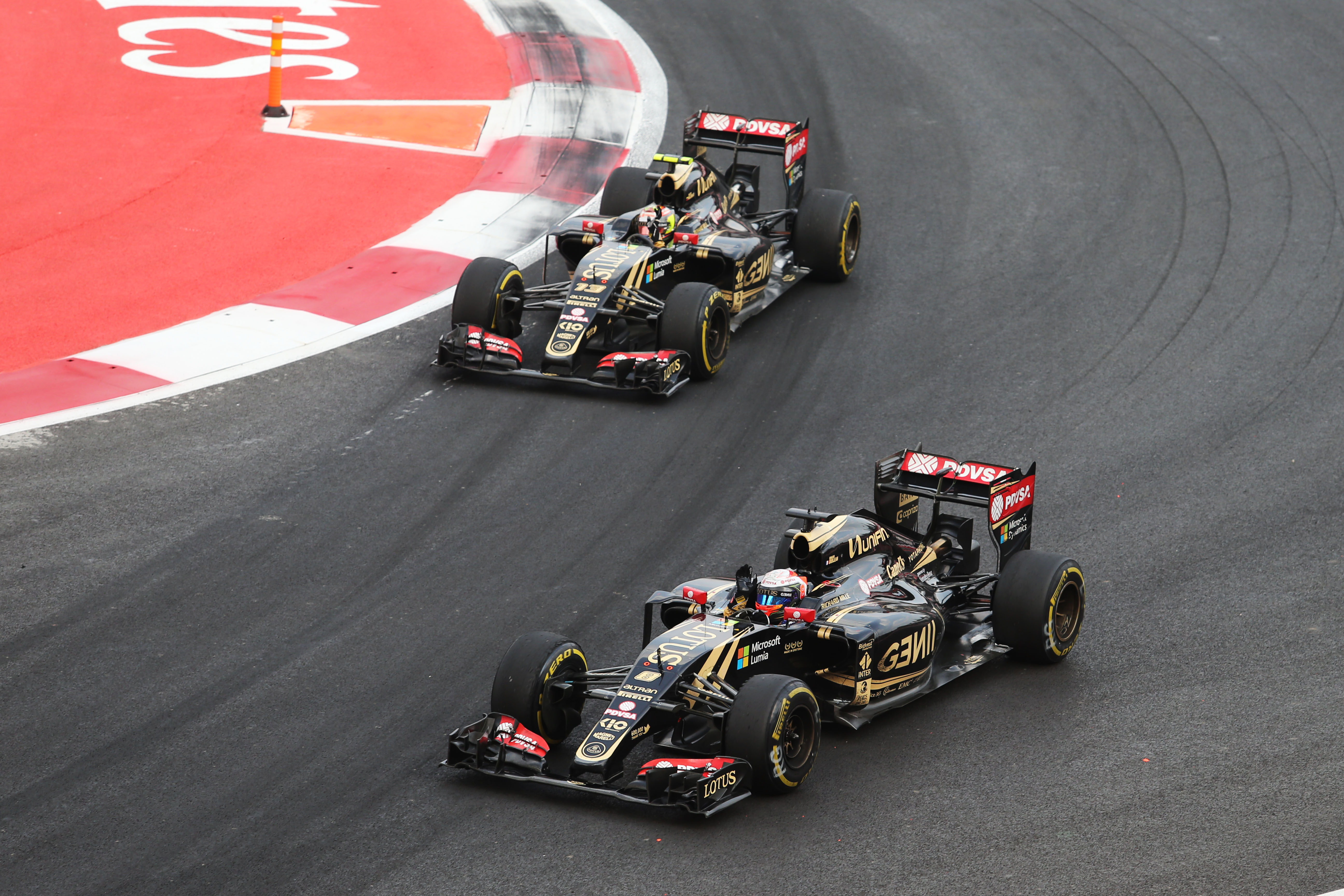 Romain Grosjean Pastor Maldonado Lotus 2015