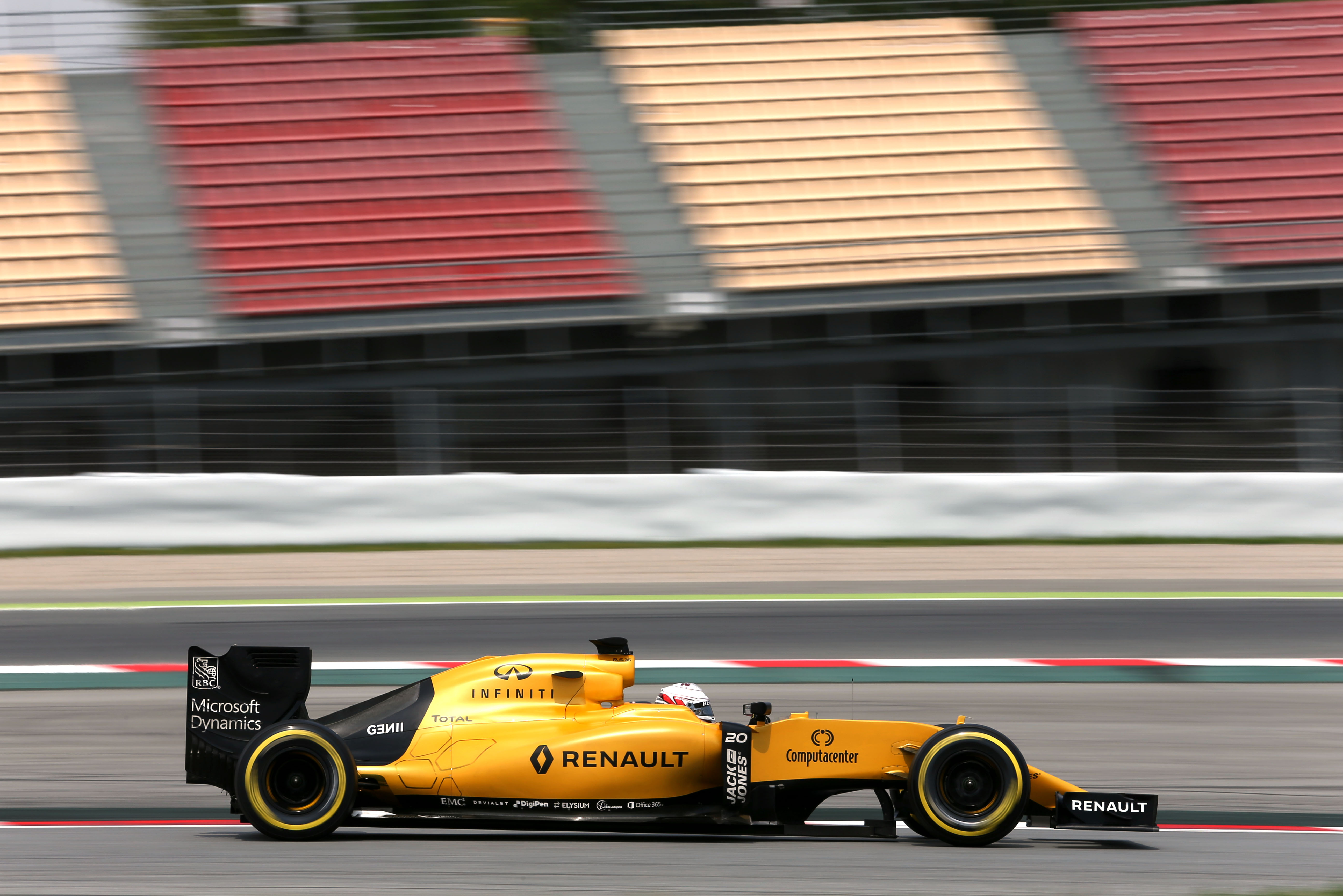 Kevin Magnussen Renault F1 2016