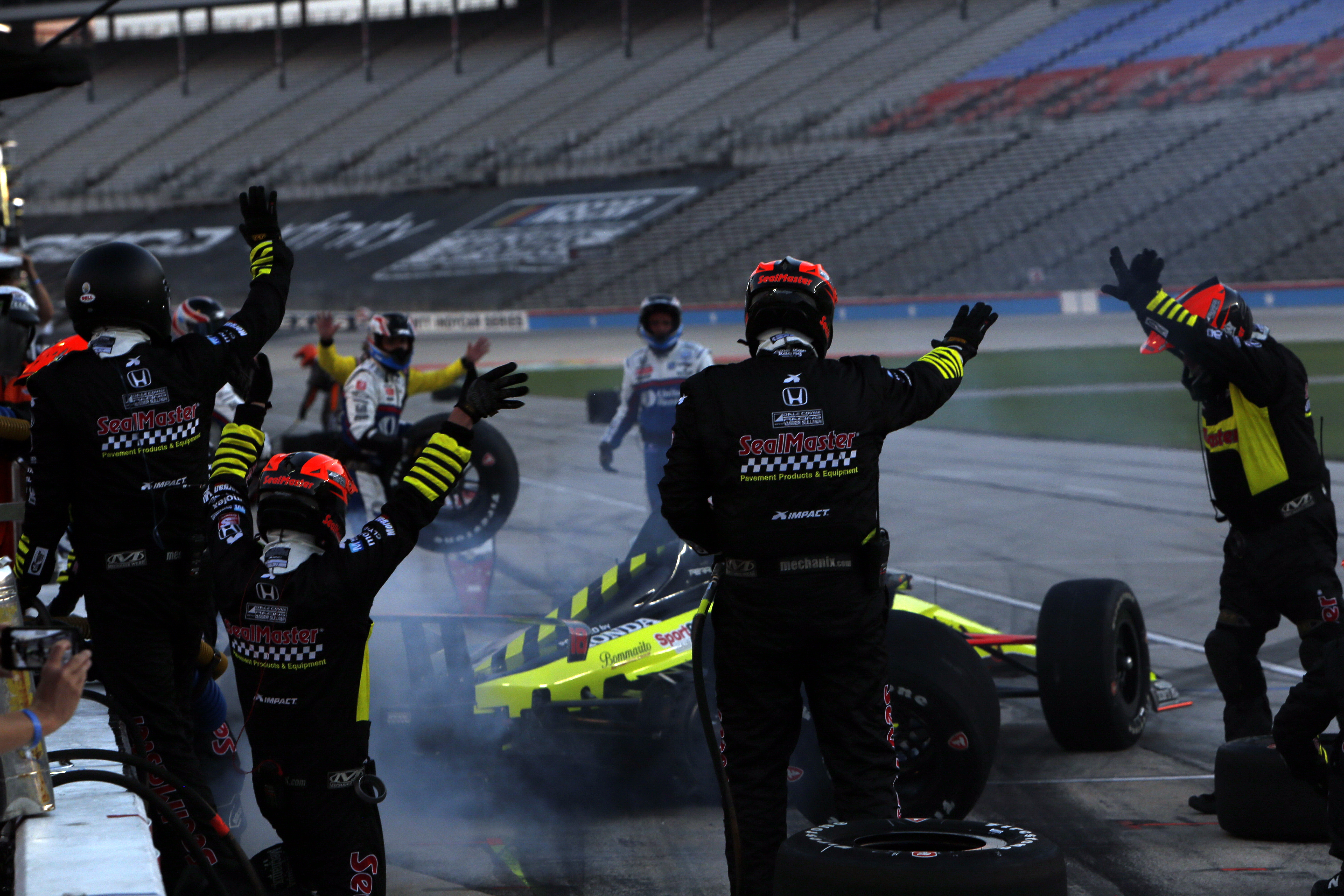 Santino Ferrucci Dale Coyne Racing pitstop Texas IndyCar 2020