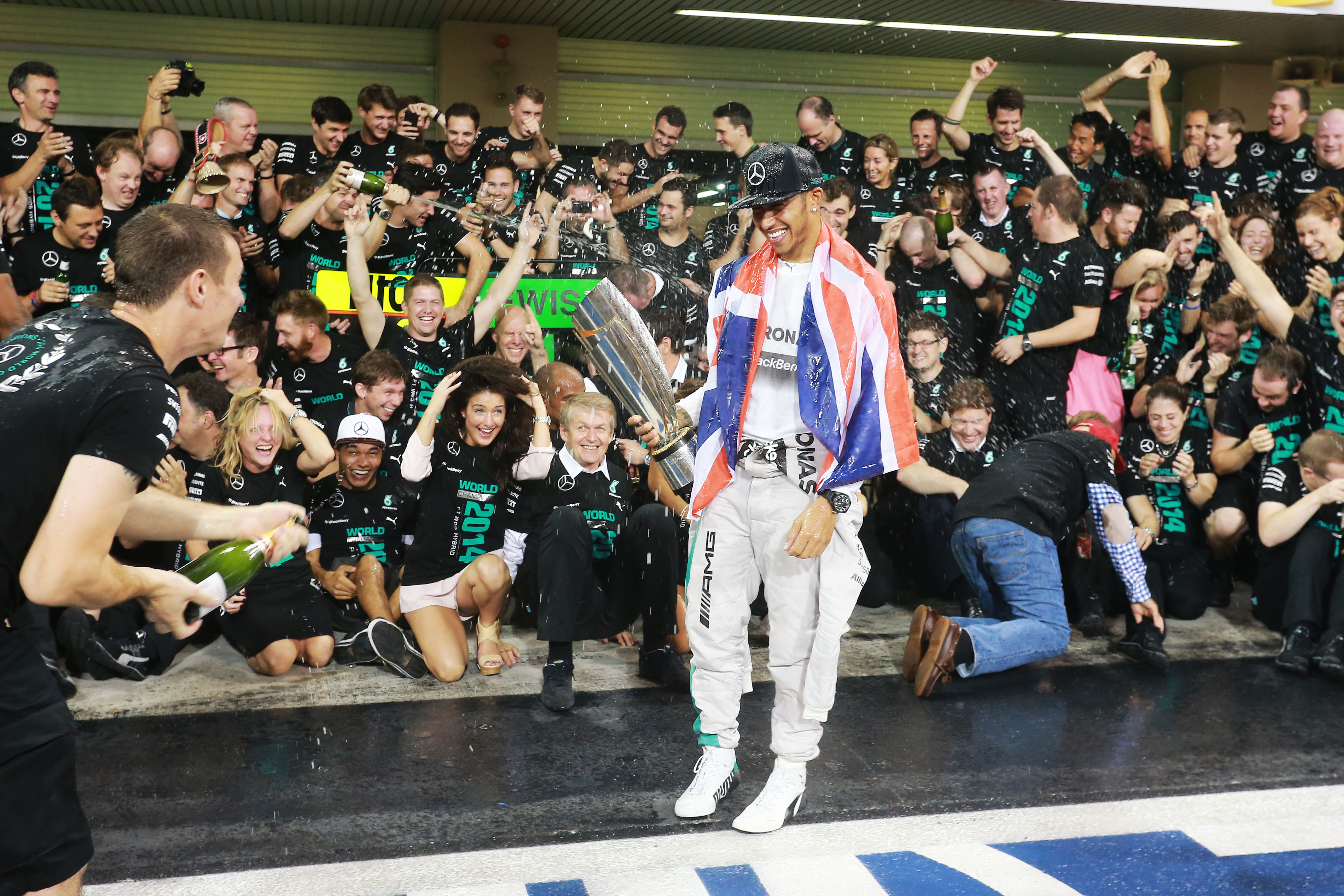 Lewis Hamilton wins 2014 F1 title