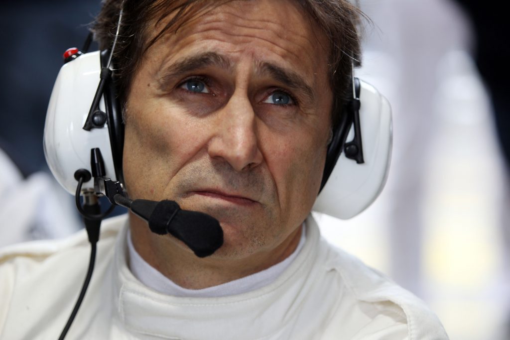 Doctors treating Zanardi begin to reduce sedation