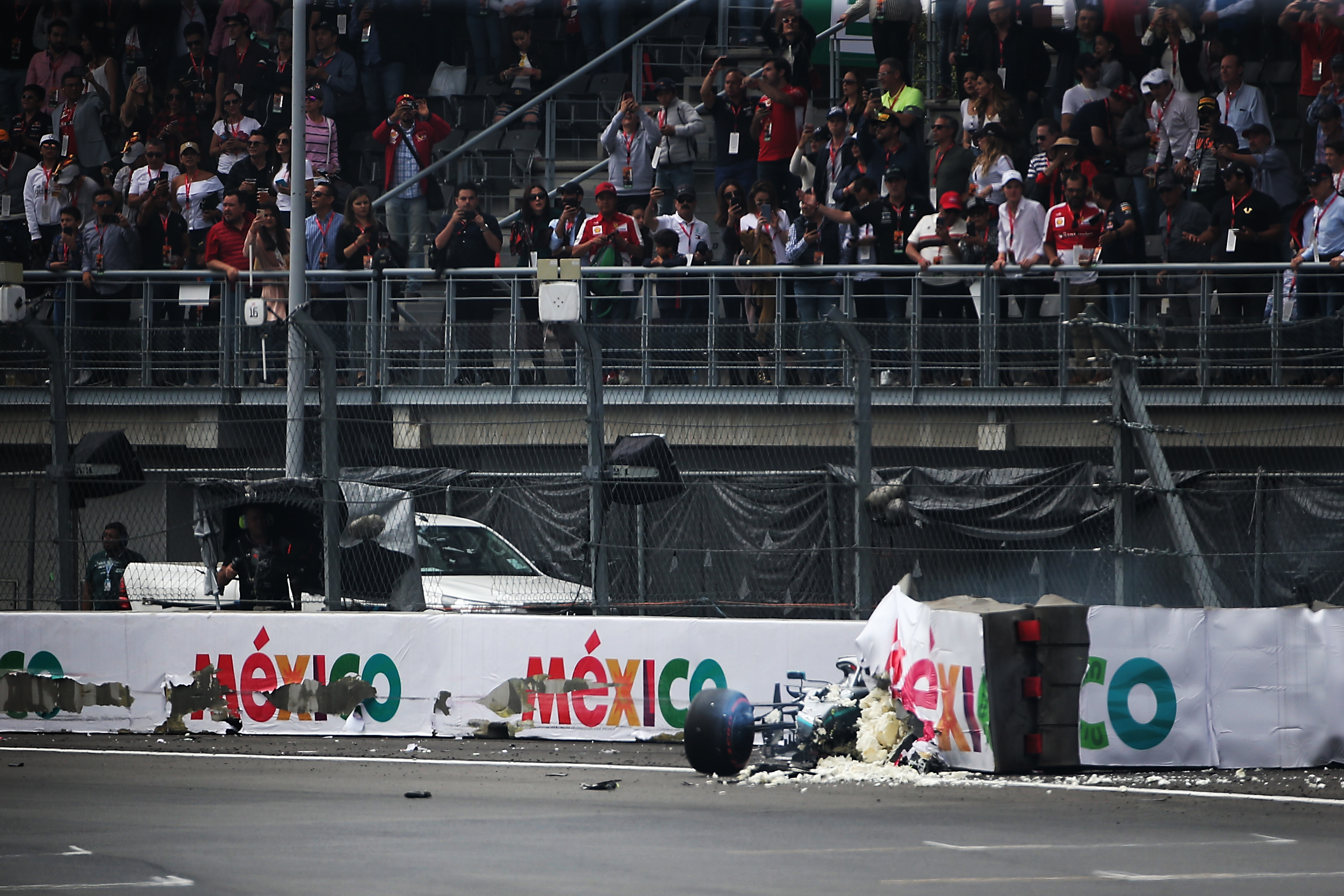 Valtteri Bottas Mercedes crash Mexican Grand Prix qualifying 2019