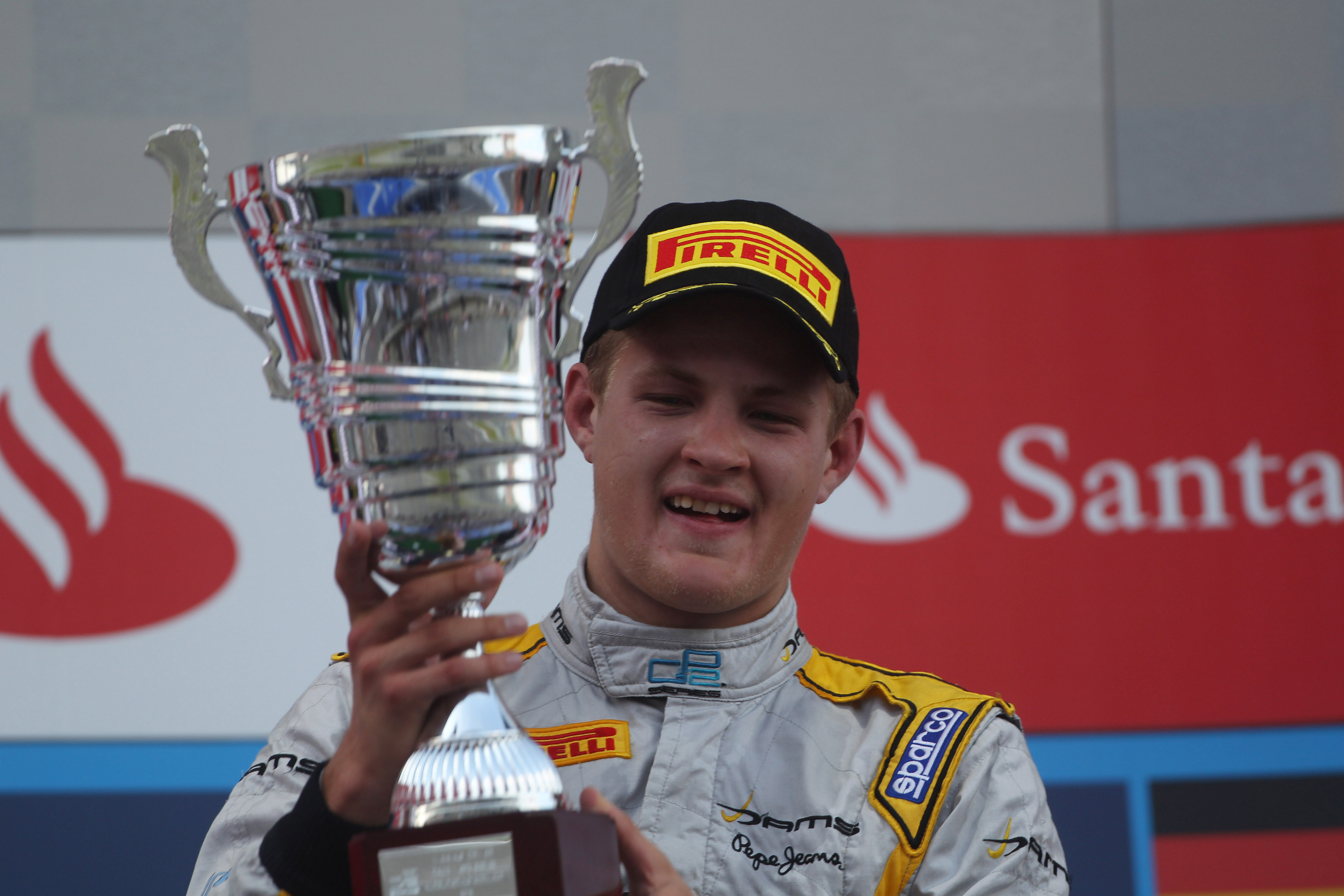 Marcus Ericsson wins GP2 2013