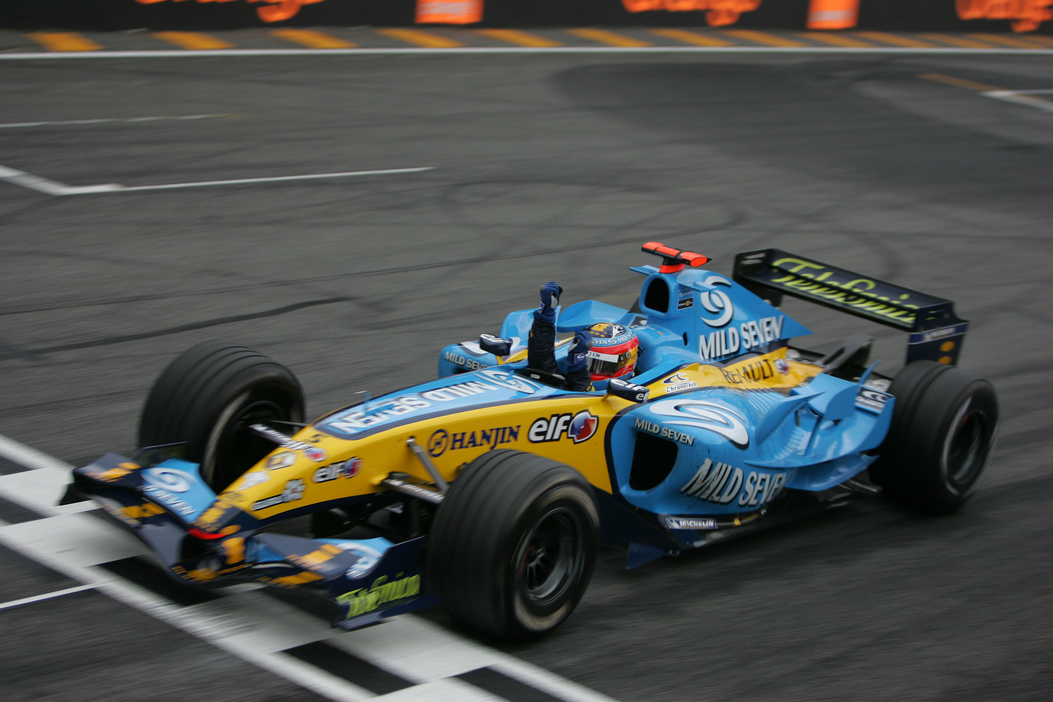 Fernando Alonso Renault wins 2005 F1 world championship