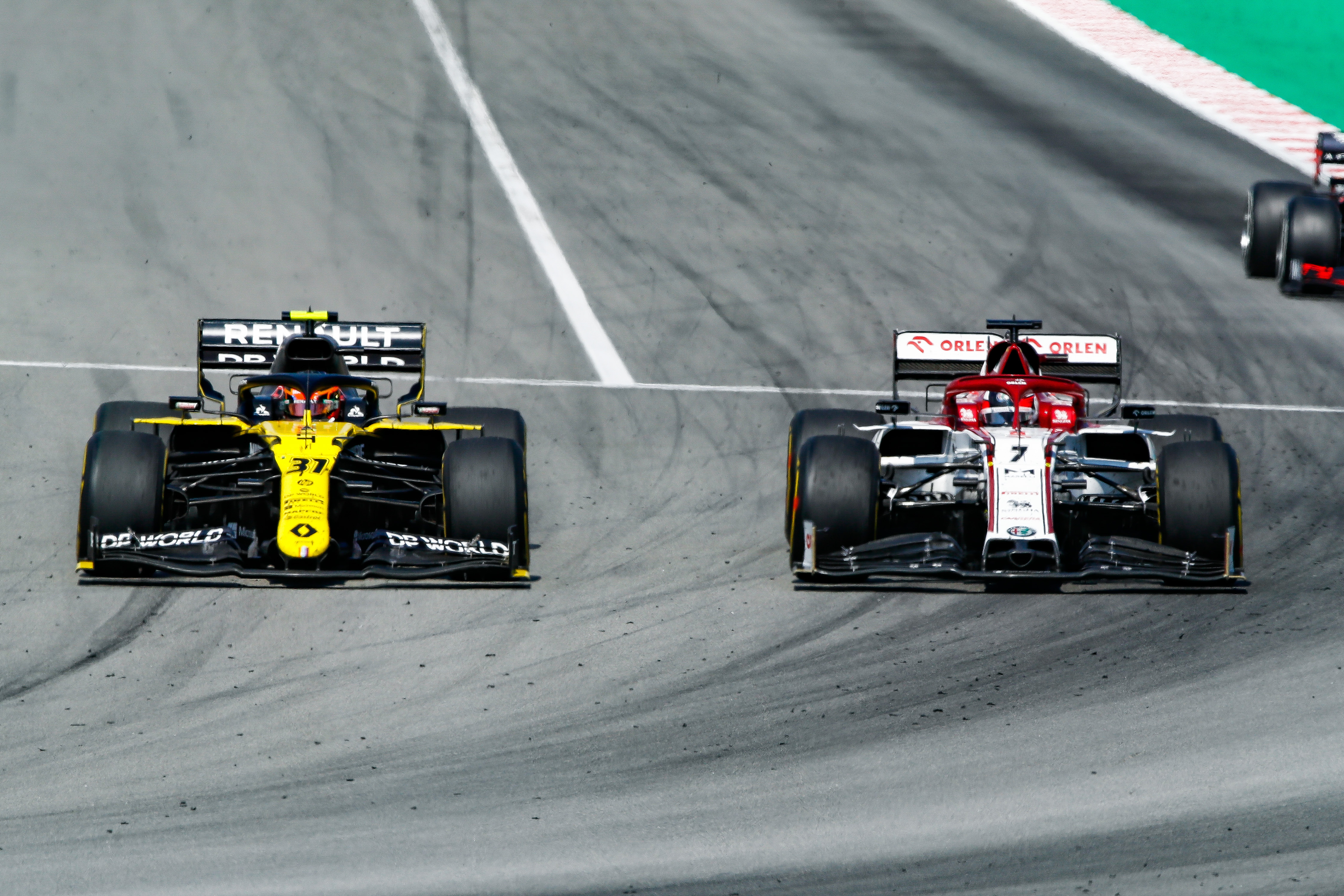 Esteban Ocon Renault Kimi Raikkonen Alfa Romeo Spanish Grand Prix 2020