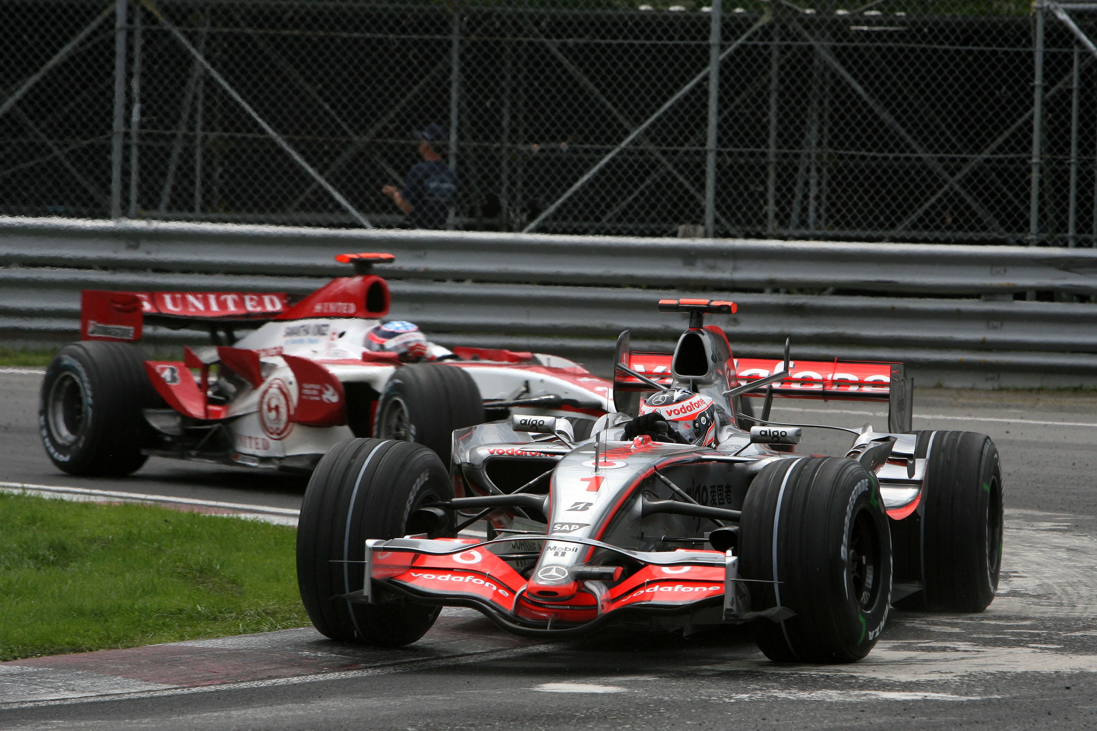 Fernando Alonso McLaren Takuma Sato Super Aguri Canadian Grand Prix 2007 Montreal