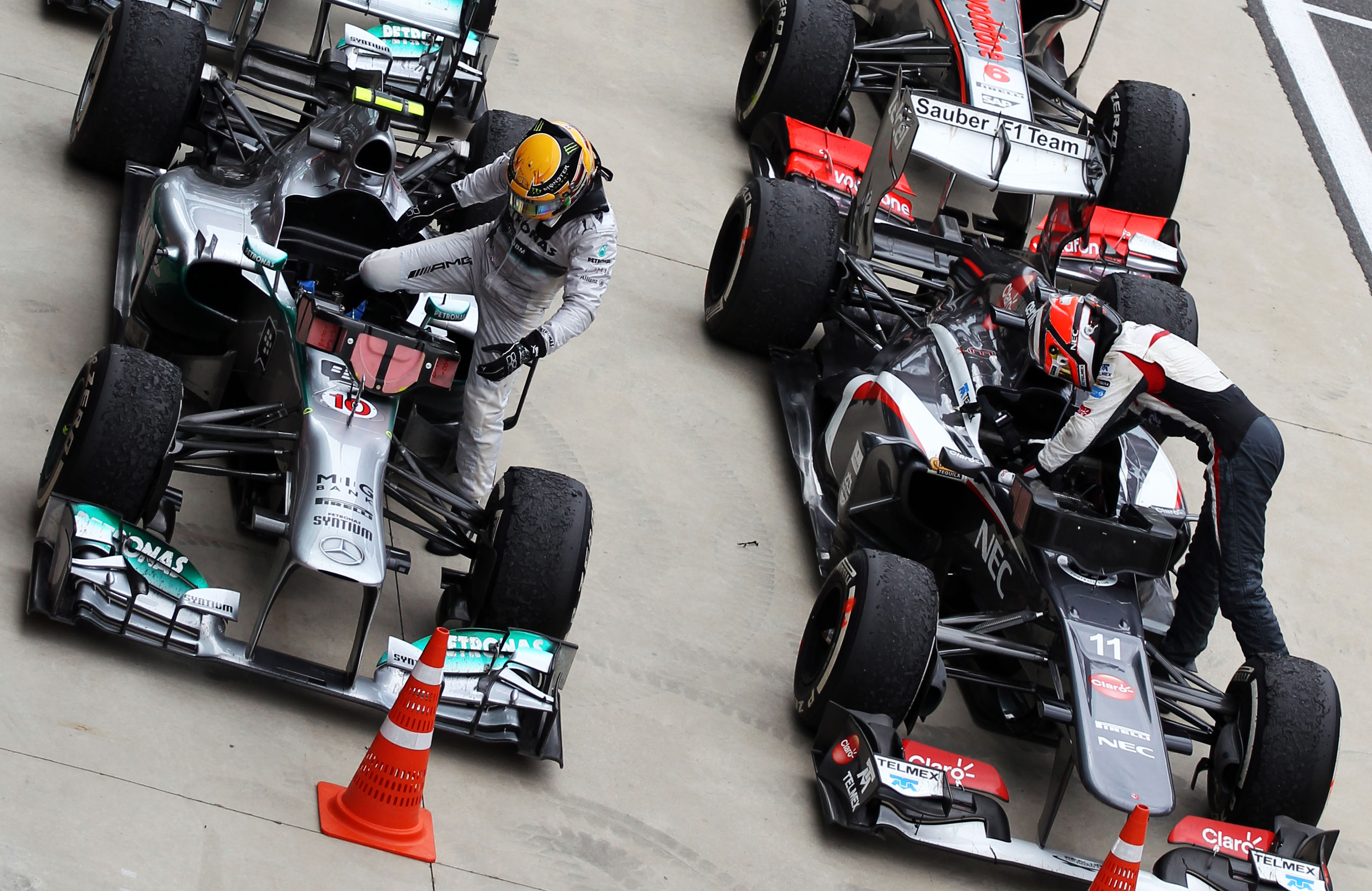 Lewis Hamilton Mercedes Nico Hulkenberg Sauber 2013