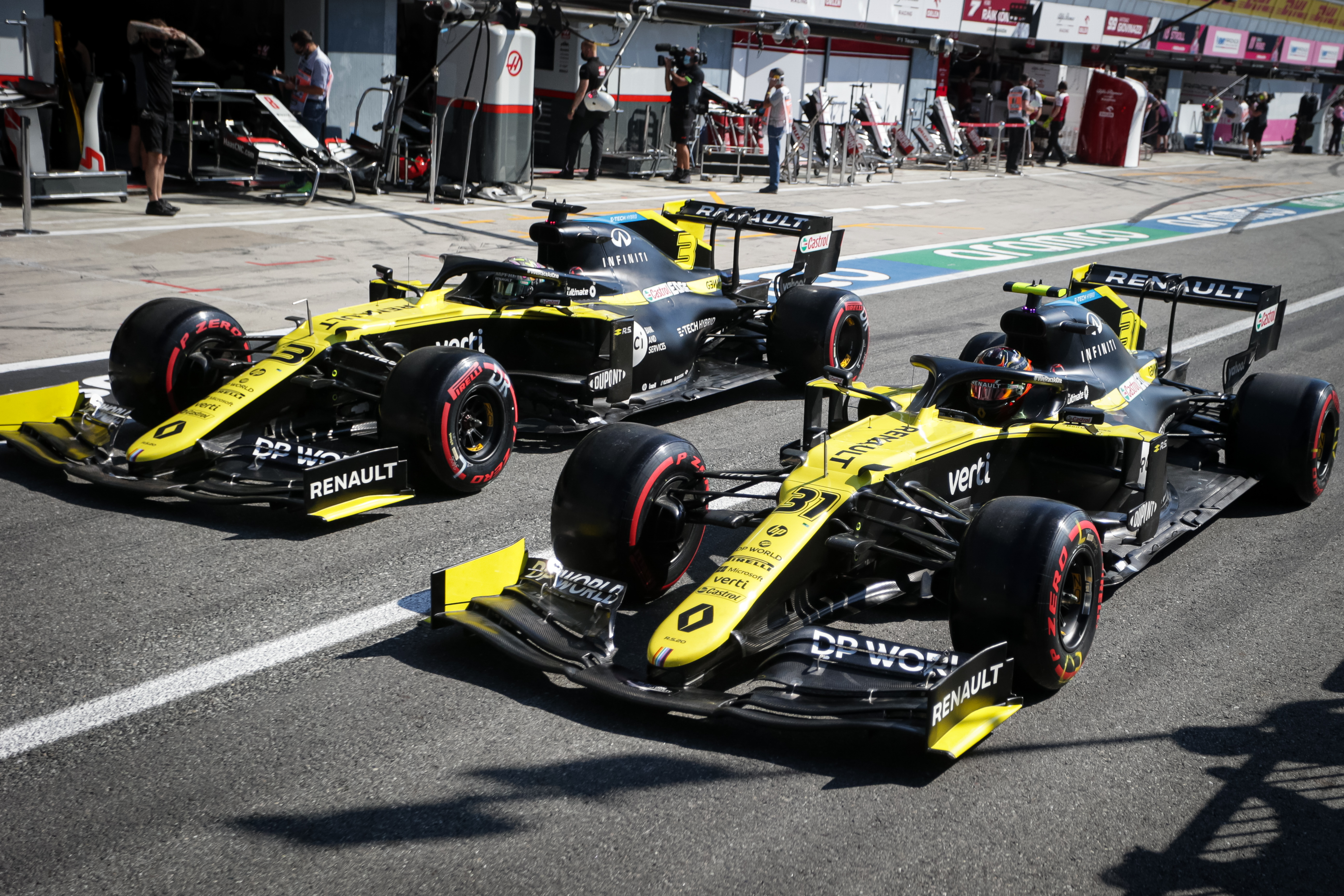 Esteban Ocon Daniel Ricciardo Renault F1 2020