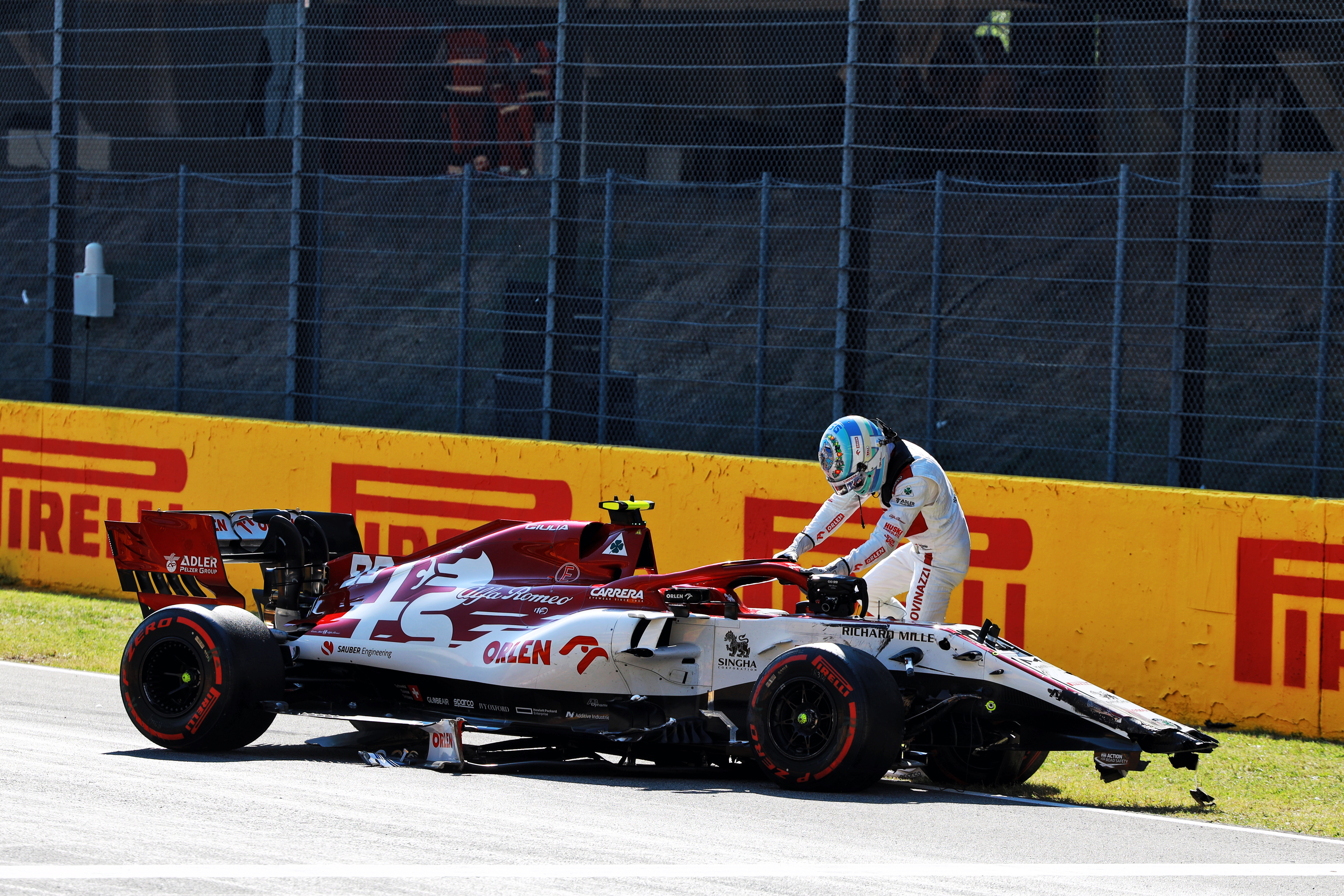 Antonio Giovinazzi Mugello restart crash 2020