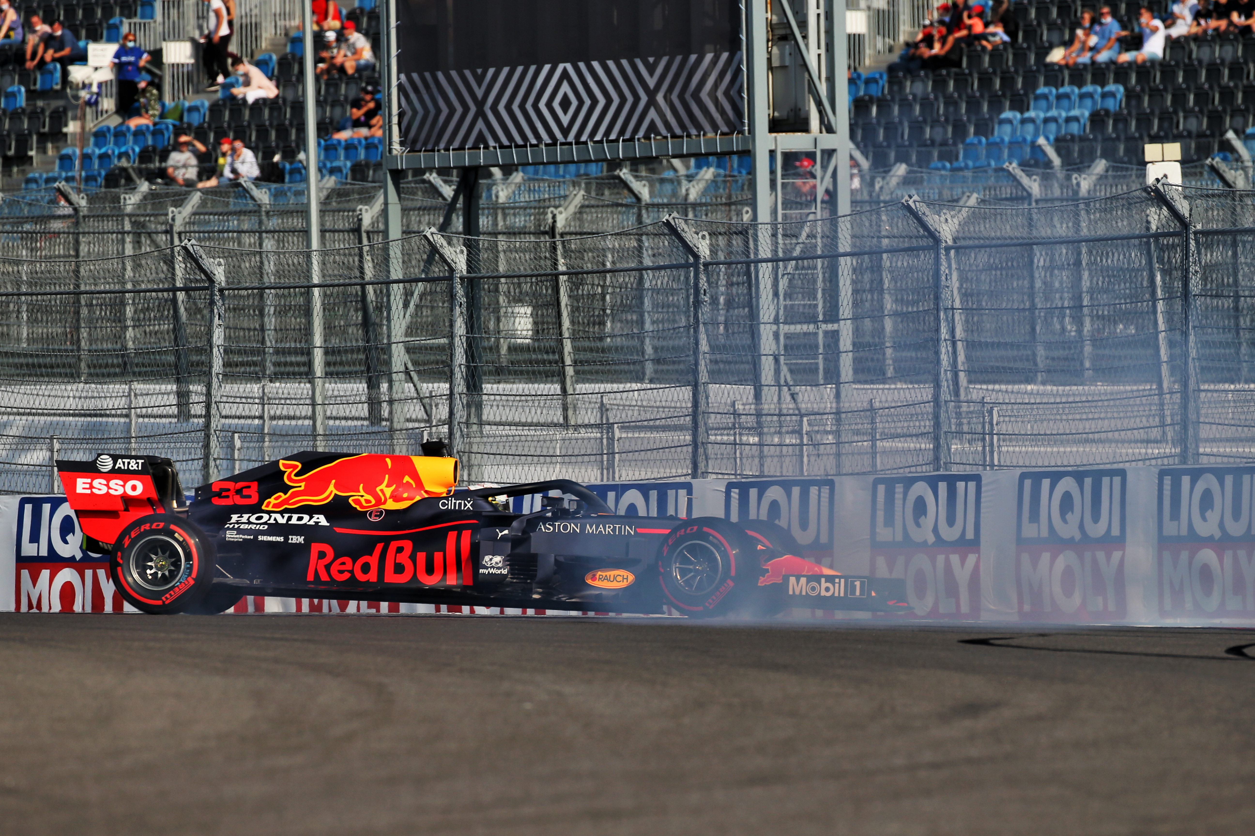 Max Verstappen spin Russian Grand Prix practice 2020 Sochi