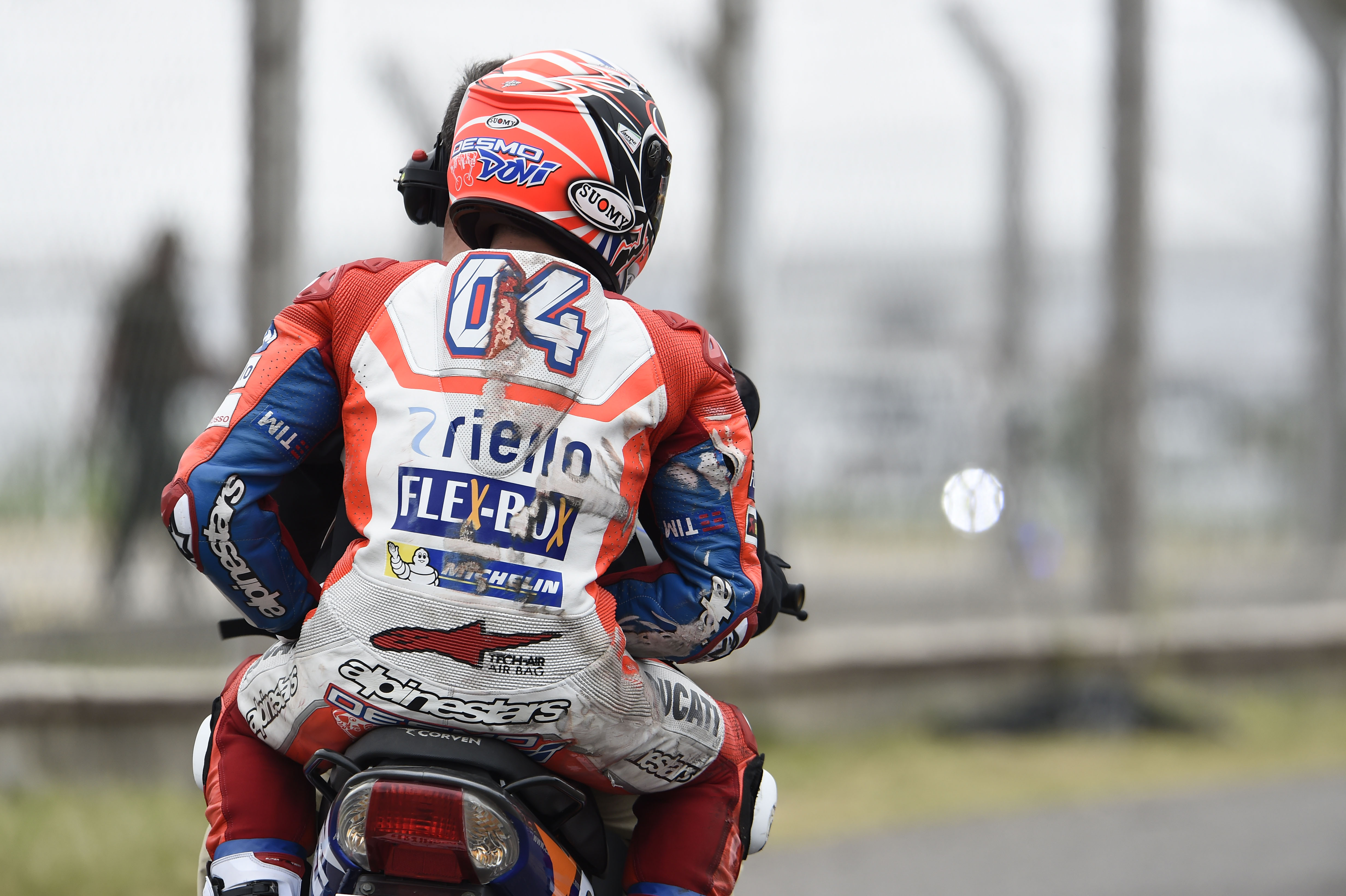 Andrea Dovizioso crash Argentina MotoGP 2017