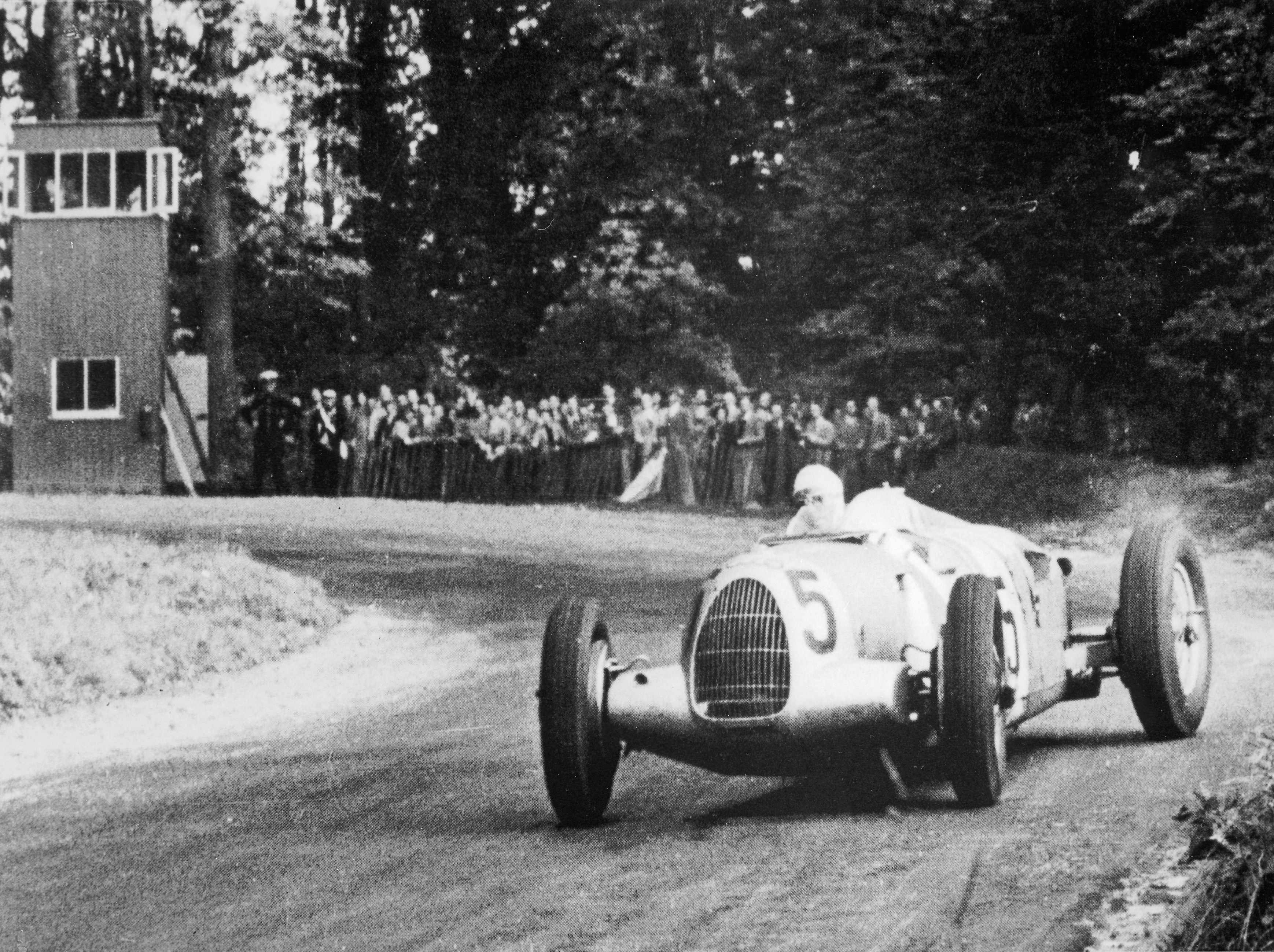 Bernd Rosemeyer Triumphed In The 1937 Grand Prix At Donington Pa