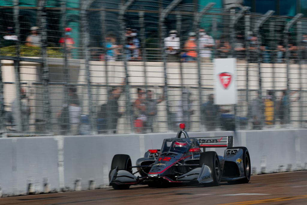 Power on pole for IndyCar decider, Dixon 11th