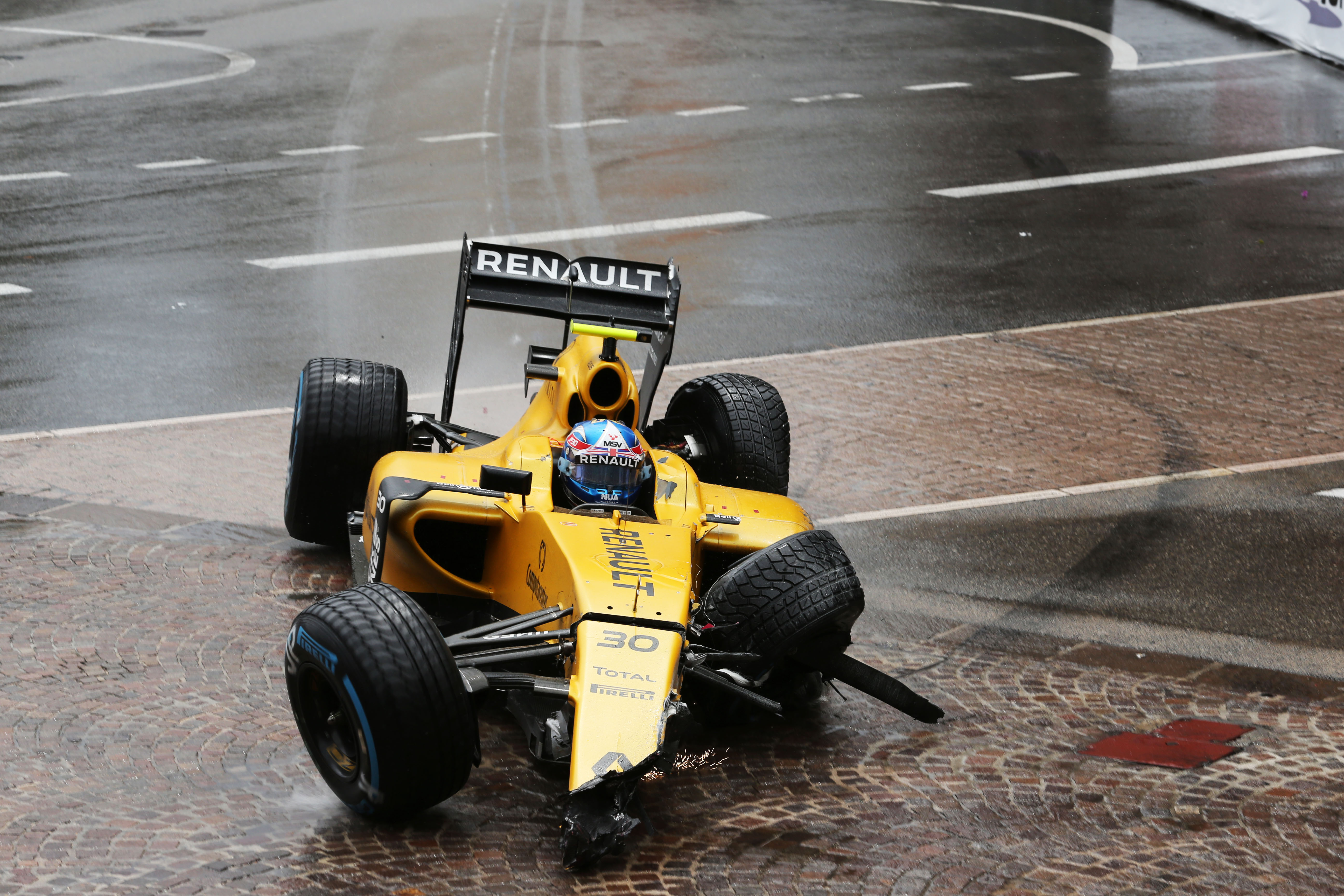 Jolyon Palmer crash Monaco Grand Prix 2016