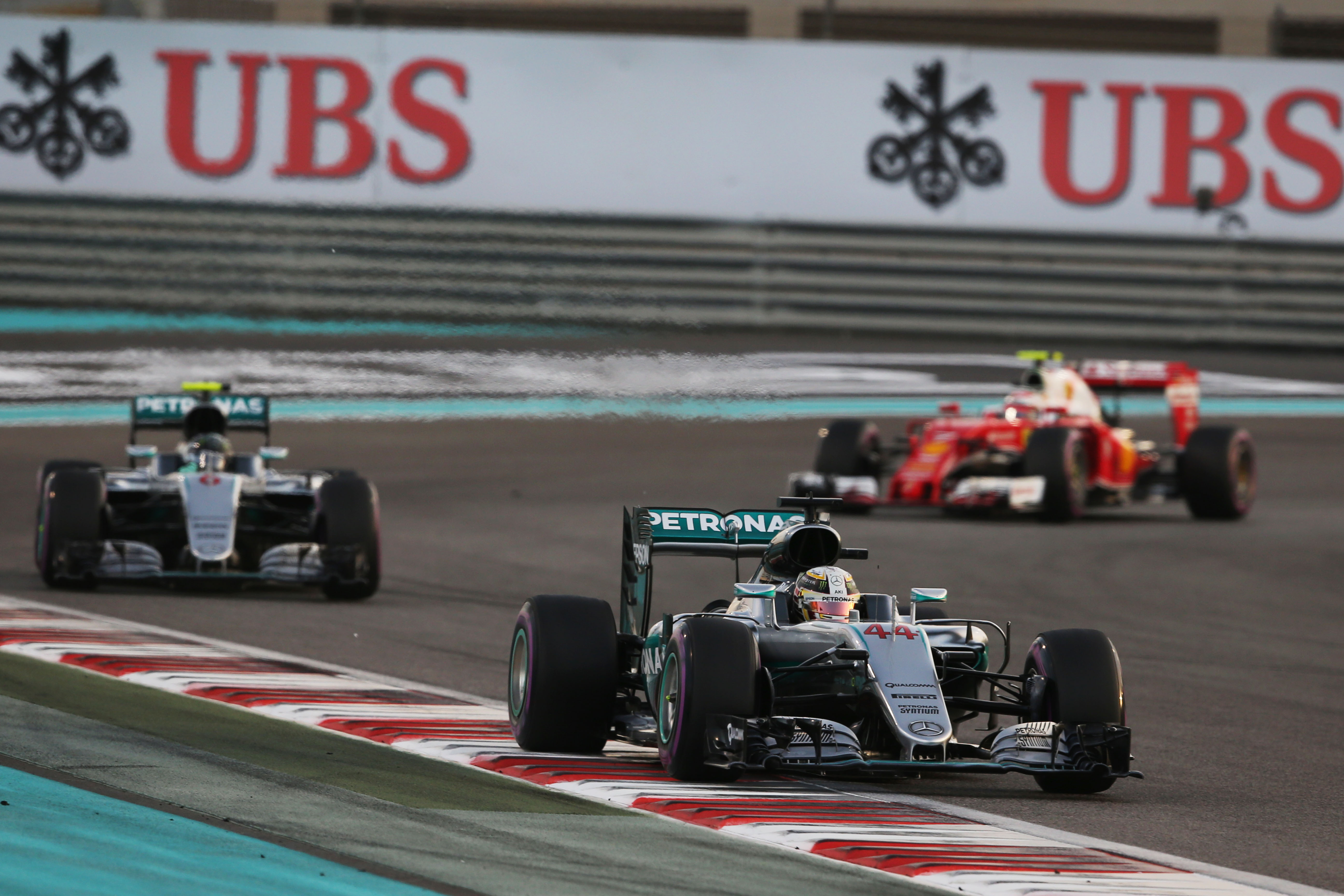 Lewis Hamilton Nico Rosberg Abu Dhabi Grand Prix 2016