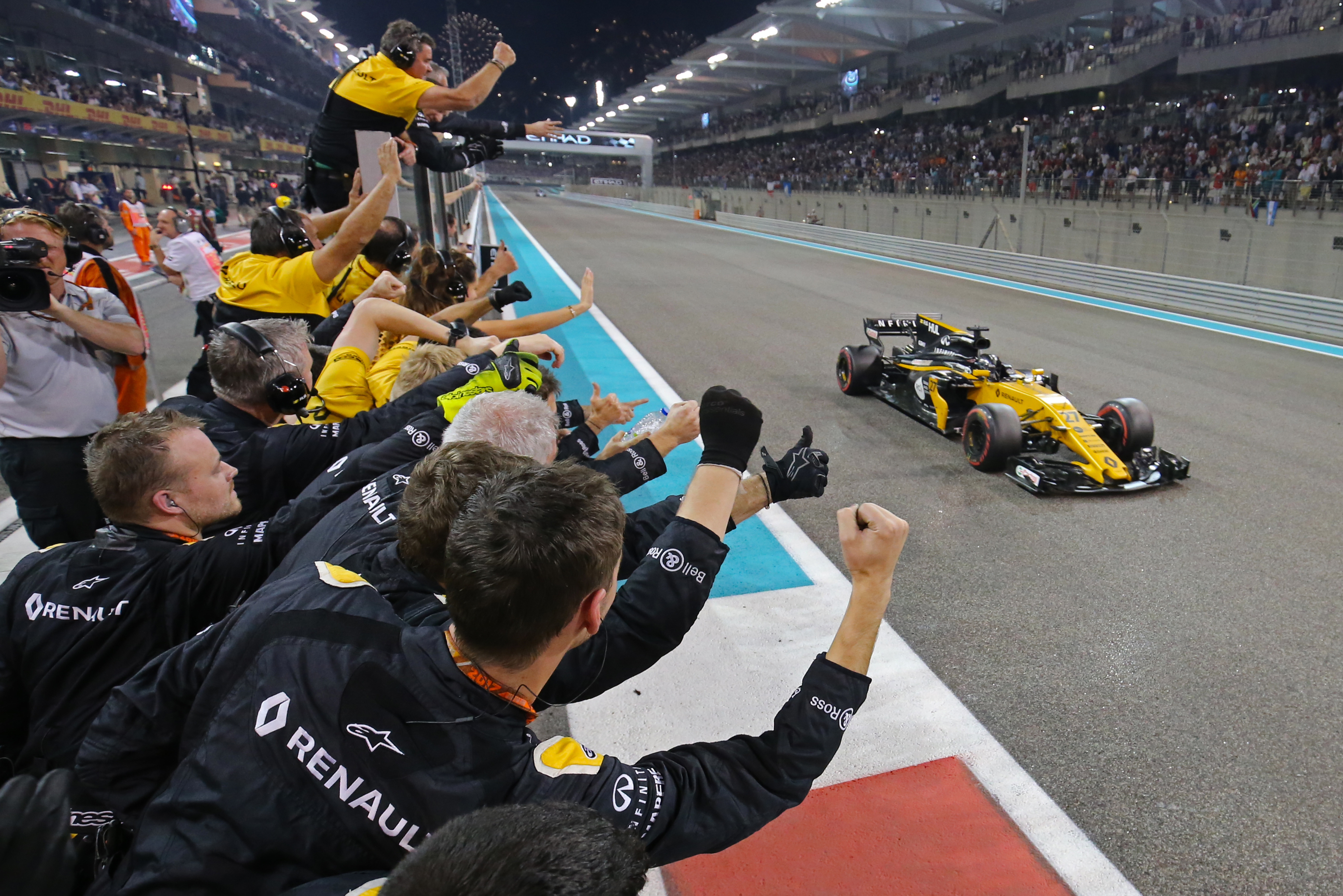 Nico Hulkenberg Renault Abu Dhabi Grand Prix 2017