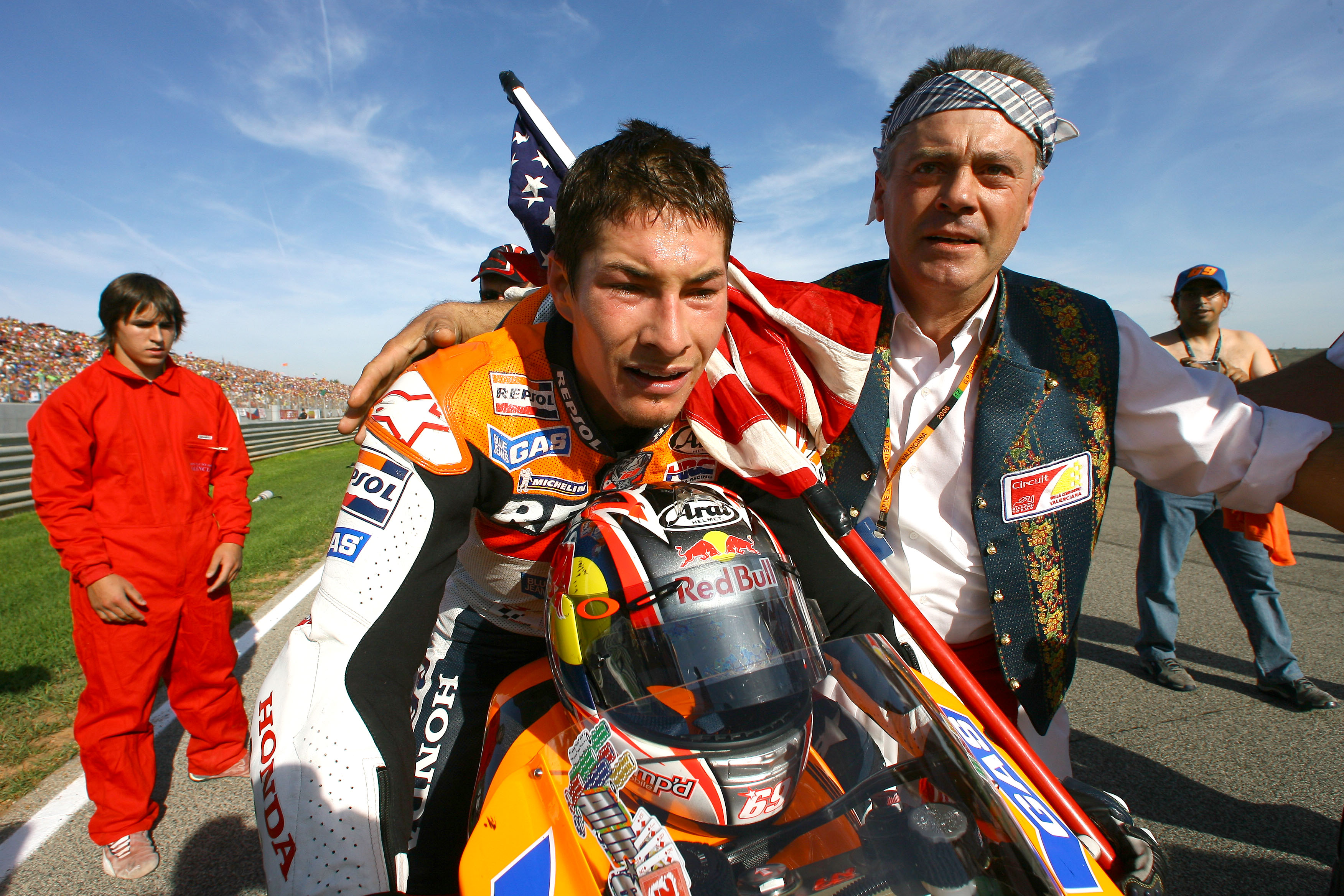 Nicky Hayden wins 2006 MotoGP title