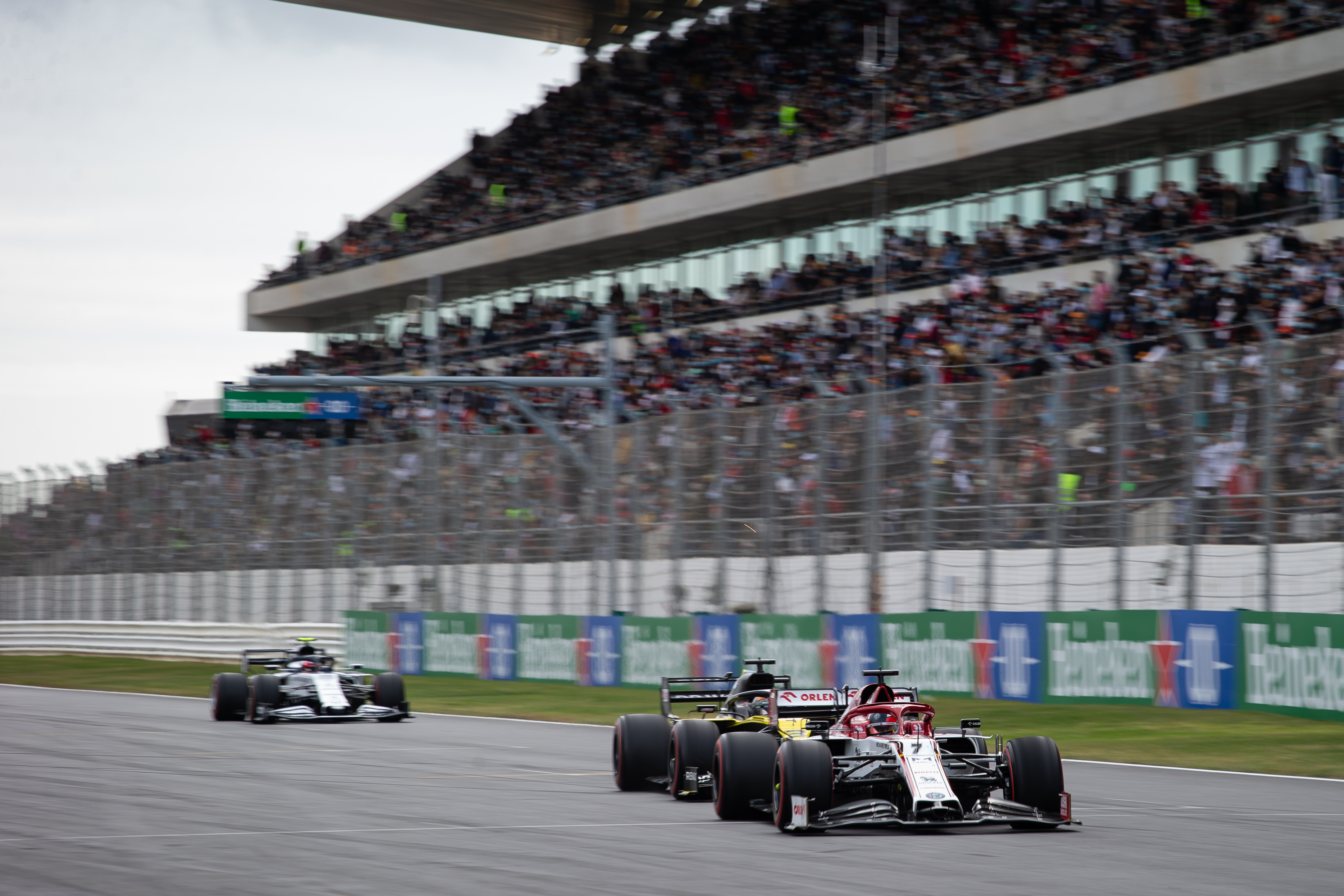 Kimi Raikkonen Alfa Romeo DRS pass