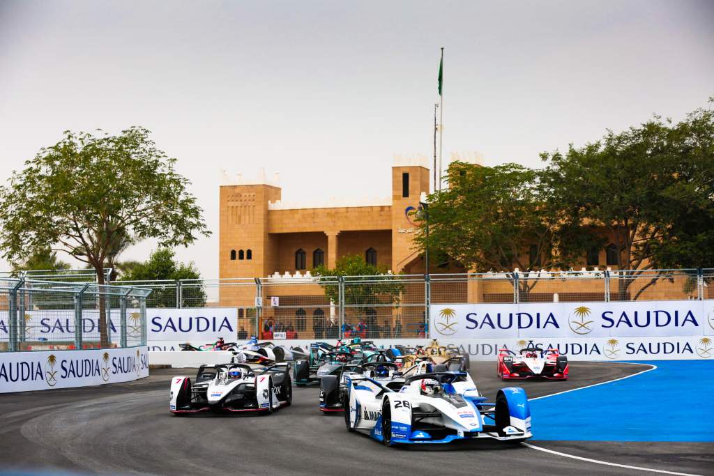 Antonio Felix da Costa leads at Diriyah, Formula E