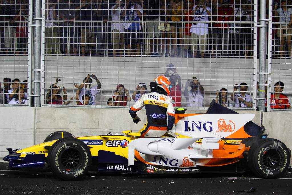 Nelson Piquet Jr crash Singapore Grand Prix 2008