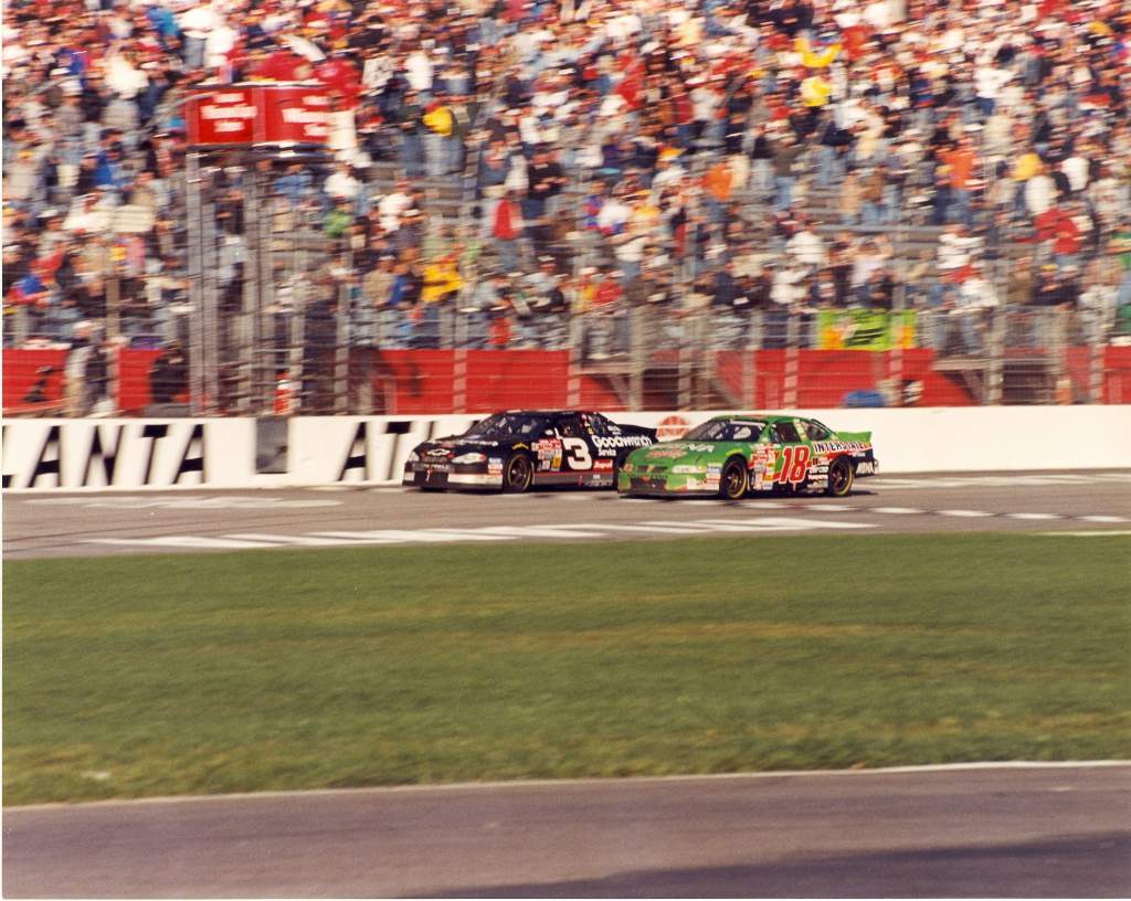 Dale Earnhardt Sr wins Atlanta NASCAR 2000