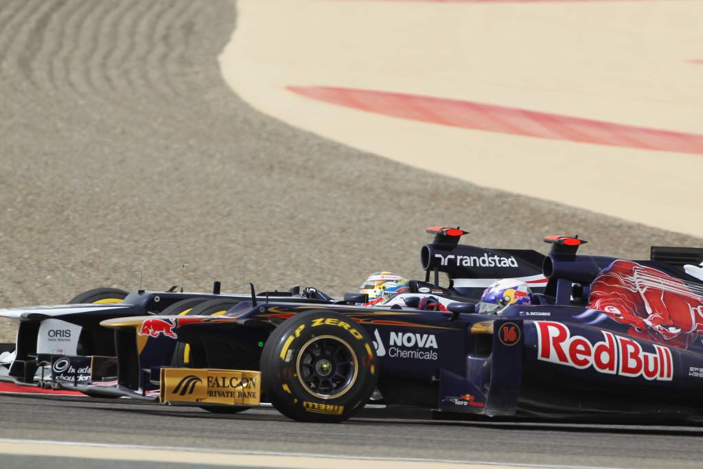 Pastor Maldonado Williams Daniel Ricciardo Toro Rosso Bahrain Grand Prix 2012