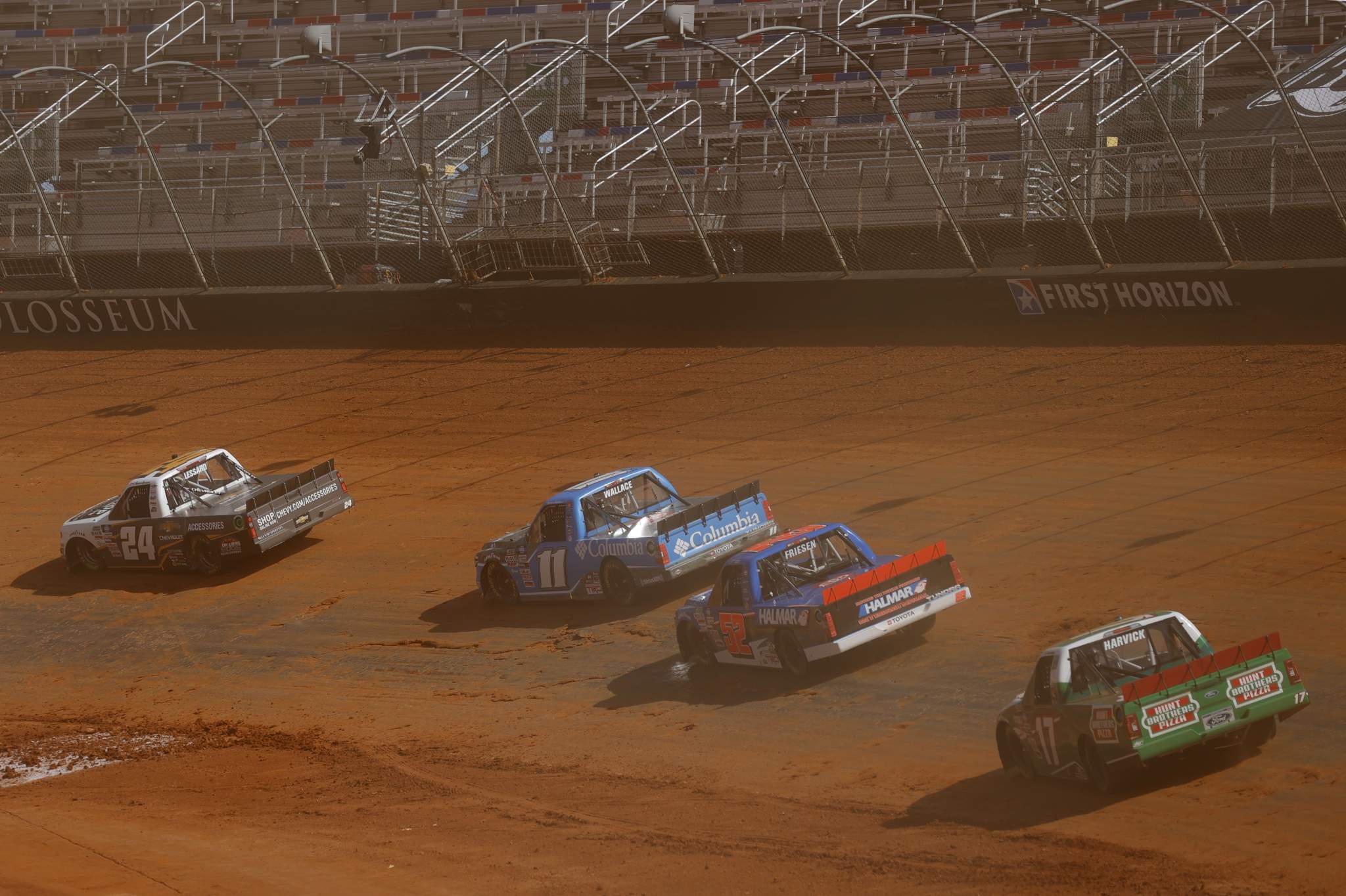 Nascar Camping World Truck Series Pinty's Truck Race On Dirt Practice