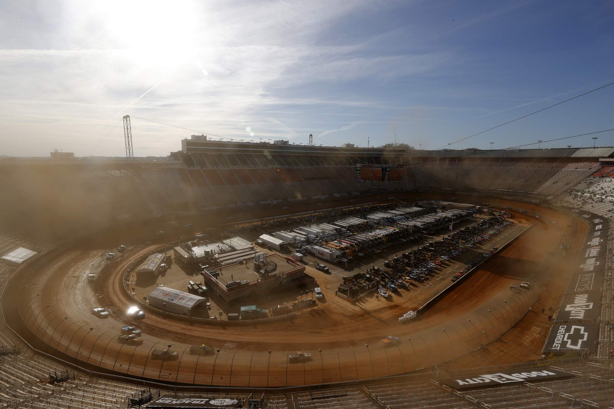 Nascar Camping World Truck Series Pinty's Truck Race On Dirt Practice