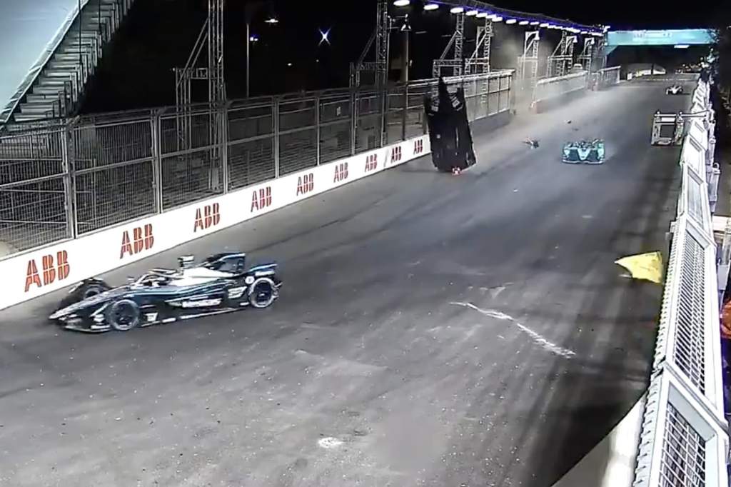 Why TV, onboard cameras missed Lynn’s huge Formula E crash