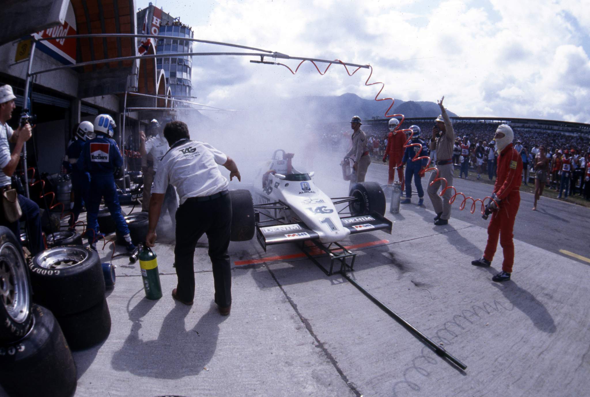 Keke Rosberg Williams pit fire Rio 1983