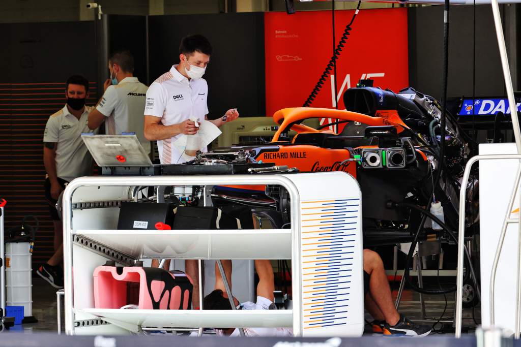 McLaren F1 garage Bahrain GP 2021 engine