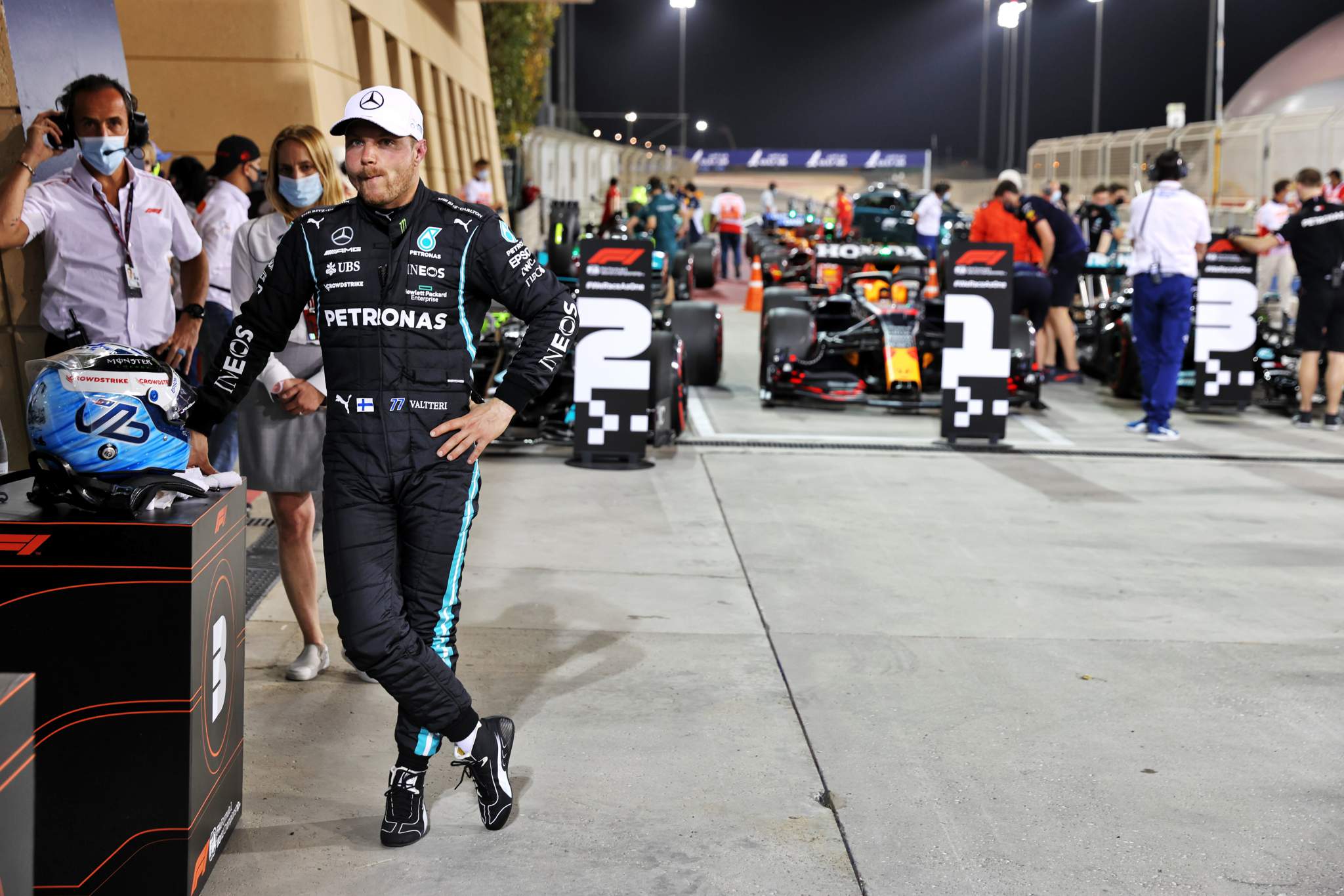 Motor Racing Formula One World Championship Bahrain Grand Prix Qualifying Day Sakhir, Bahrain