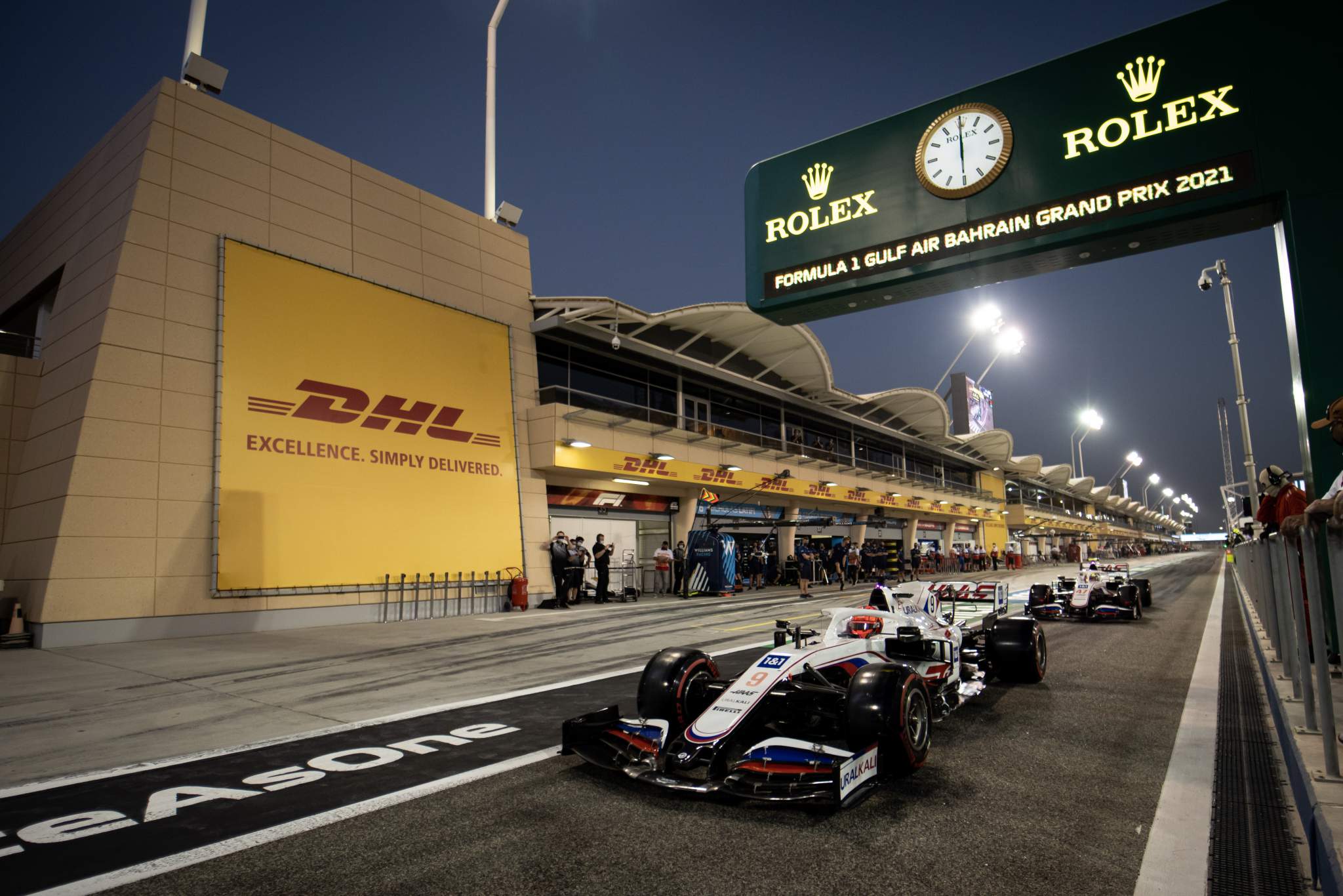 Motor Racing Formula One World Championship Bahrain Grand Prix Qualifying Day Sakhir, Bahrain