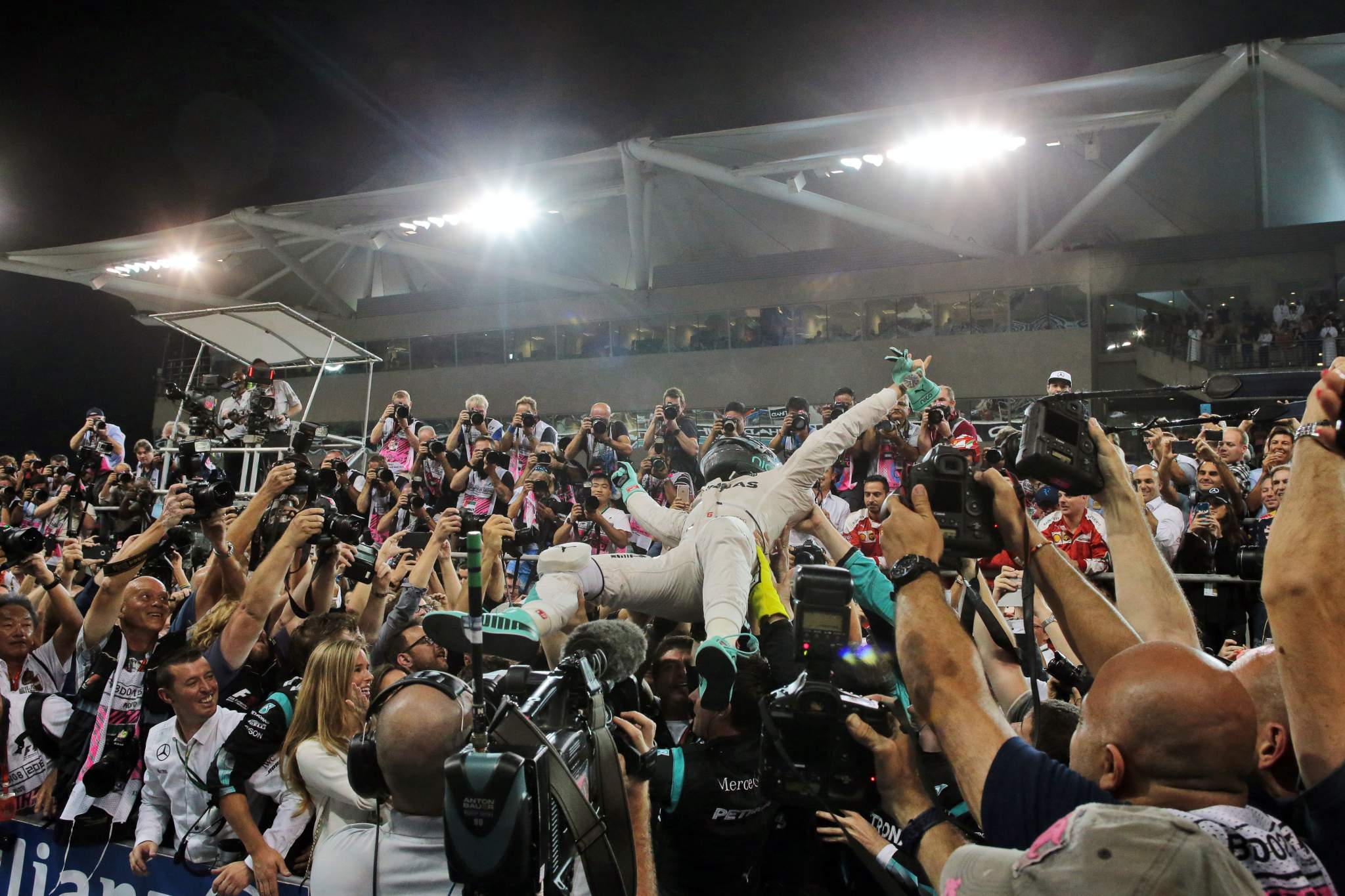 Nico Rosberg wins 2016 F1 title