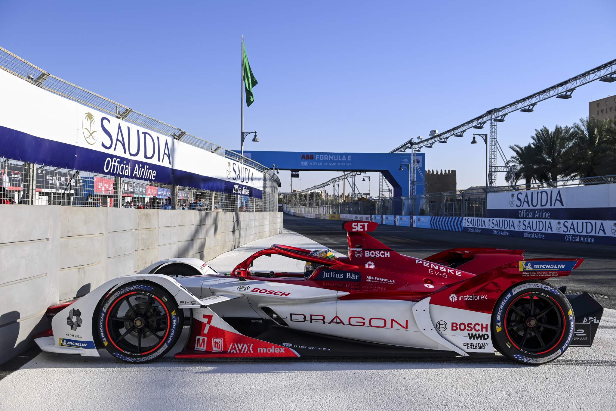 Sergio Sette Camara Dragon crash Formula E Diriyah