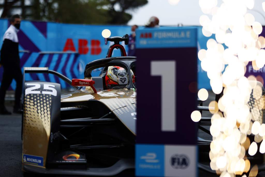 The 90-minute crash damage rebuild that set up Vergne’s win