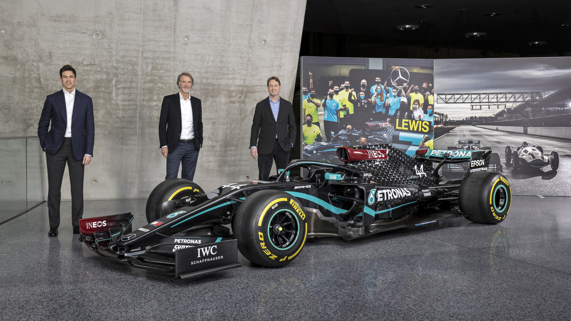 Toto Wolff, Sir Jim Ratcliffe And Ola Källenius With The Mercedes Amg F1 W11 Eq Performance