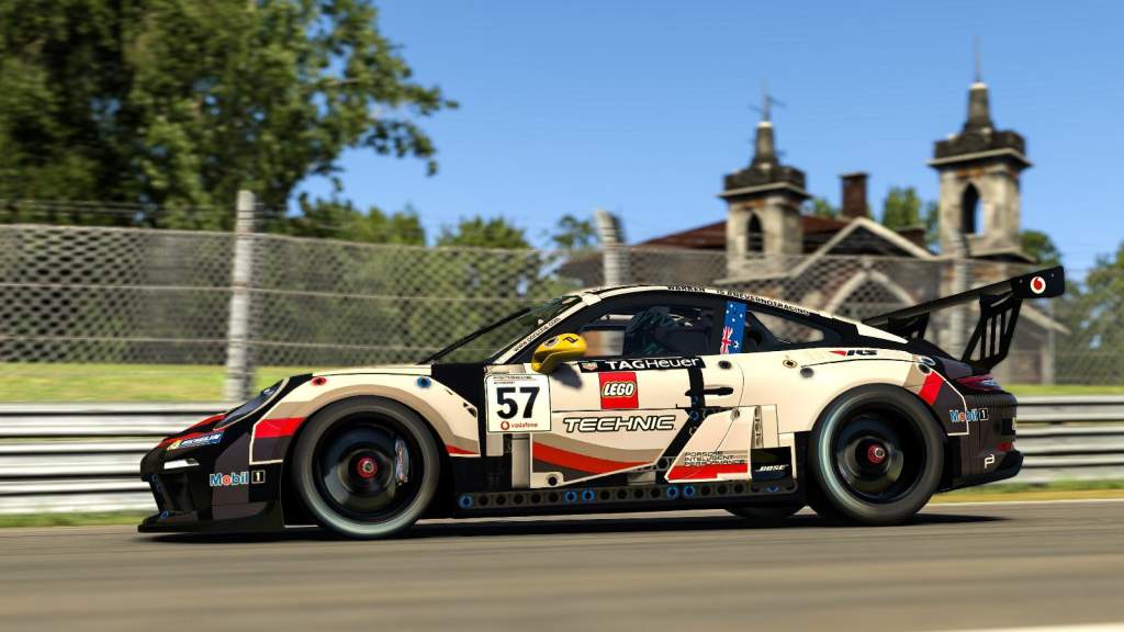 Porsche Esports R10 Warren Pic