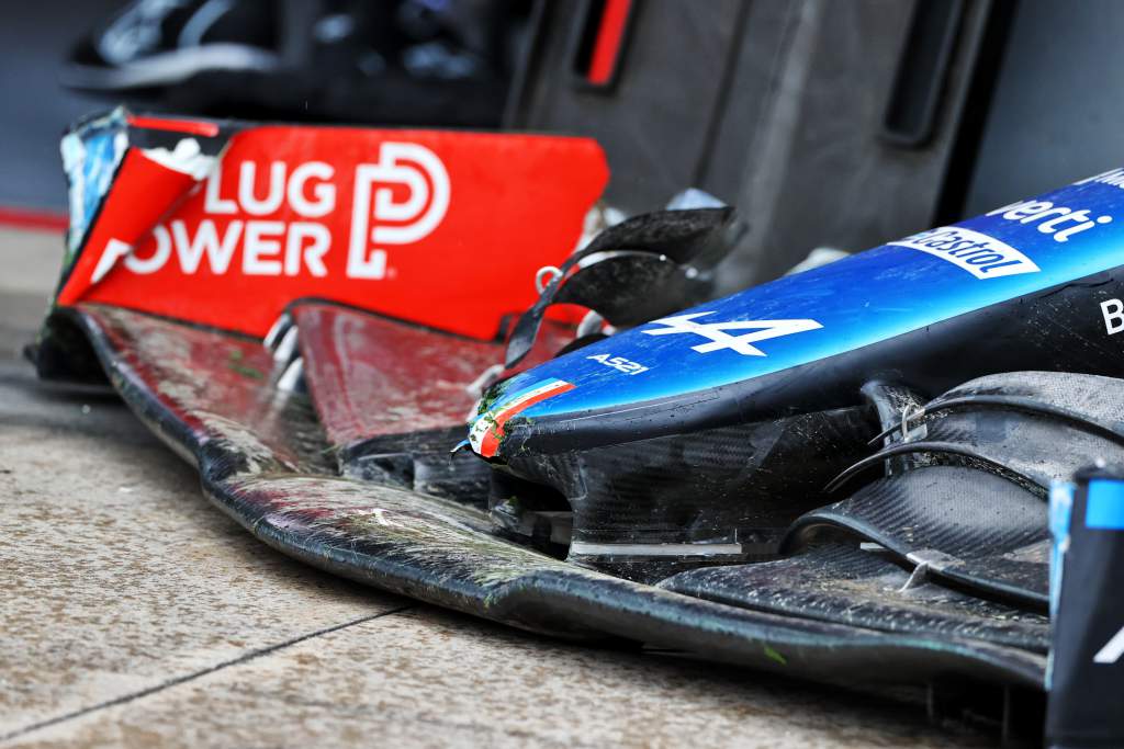 Fernando Alonso wing damage