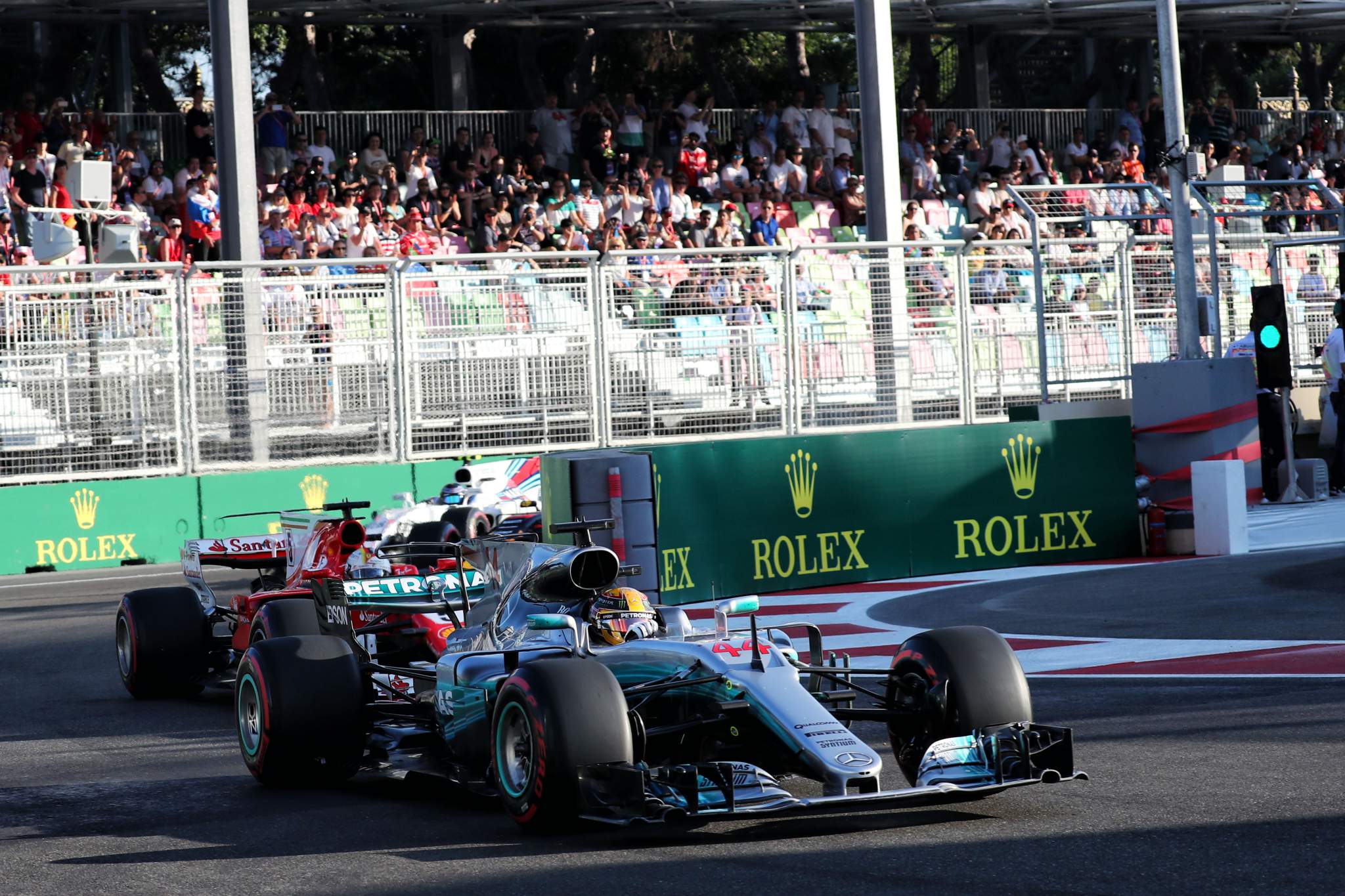 Lewis Hamilton Mercedes Baku 2017