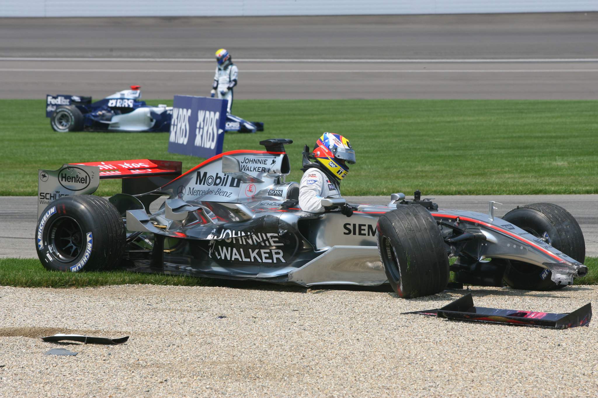 Juan Pablo Montoya McLaren crash Indianapolis F1 2006