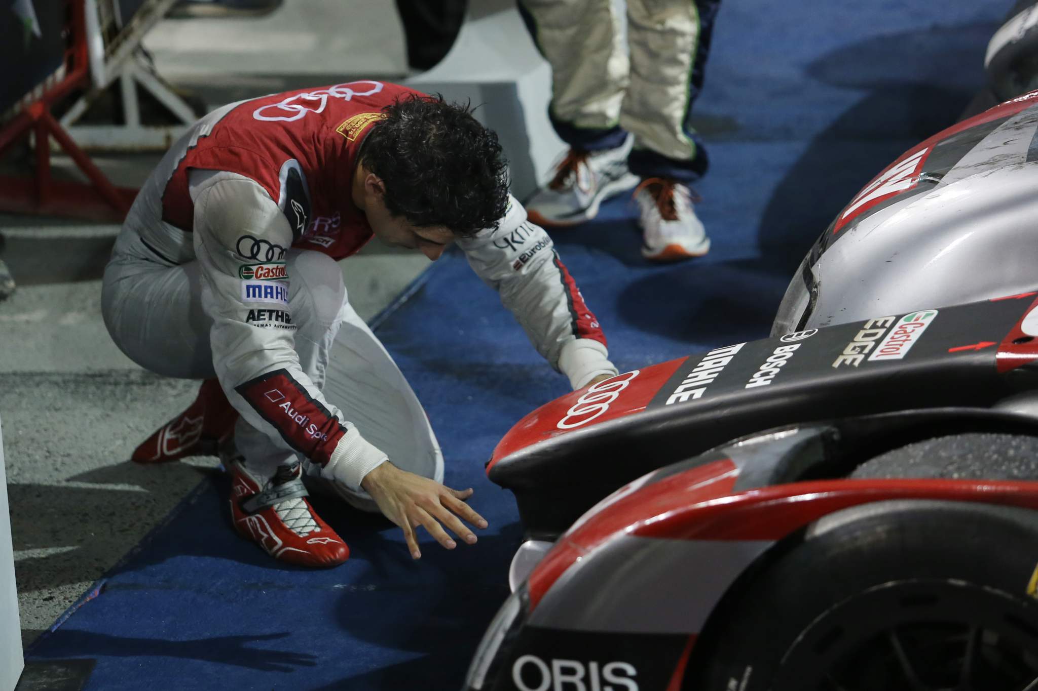 Lucas di Grassi Audi wins Bahrain WEC 2016