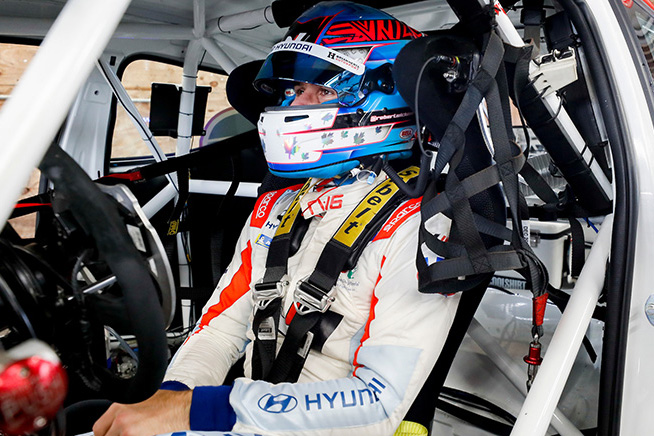 Robert Wickens Hyundai TCR test