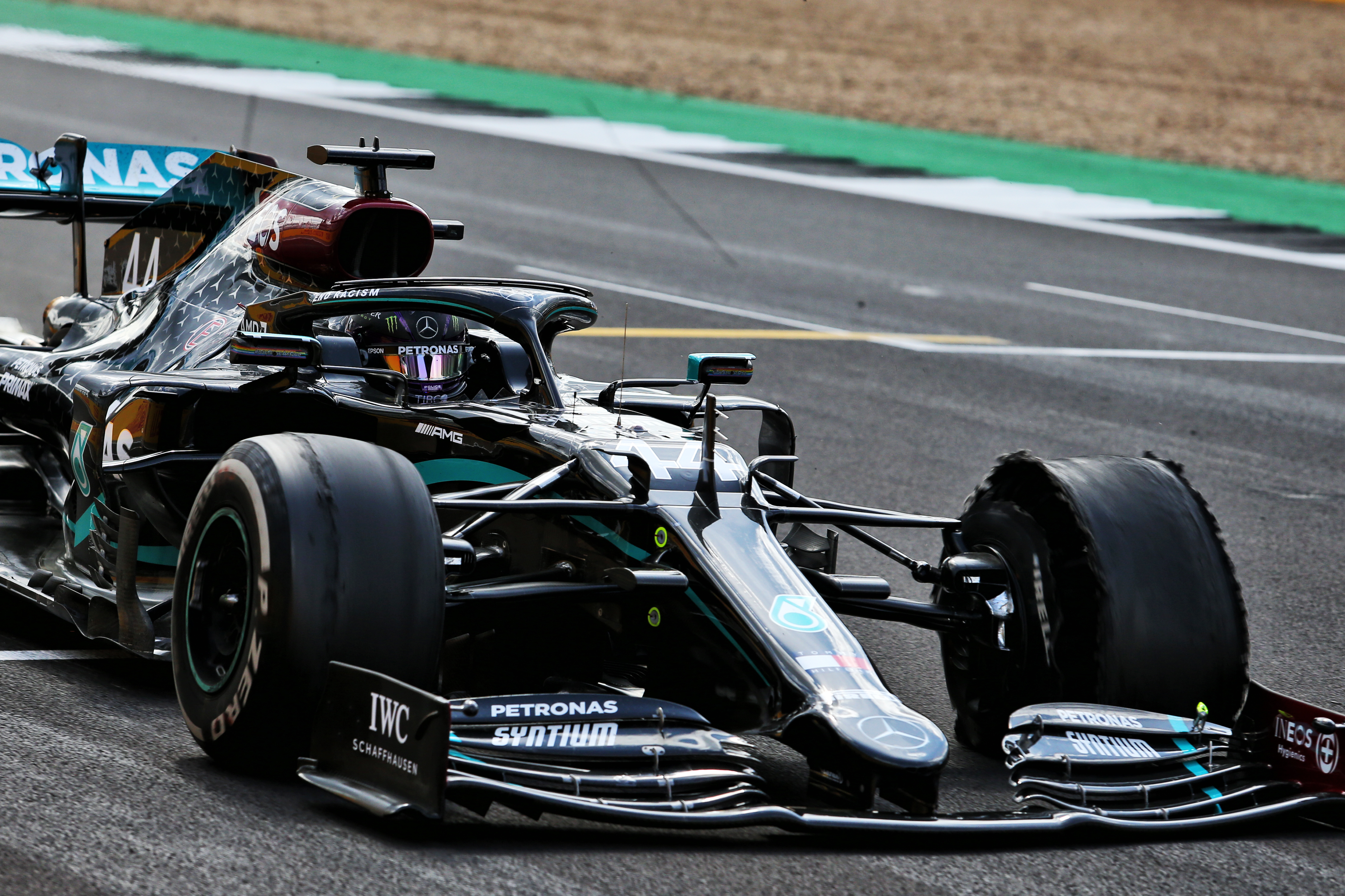 Lewis Hamilton puncture Mercedes Silverstone 2020