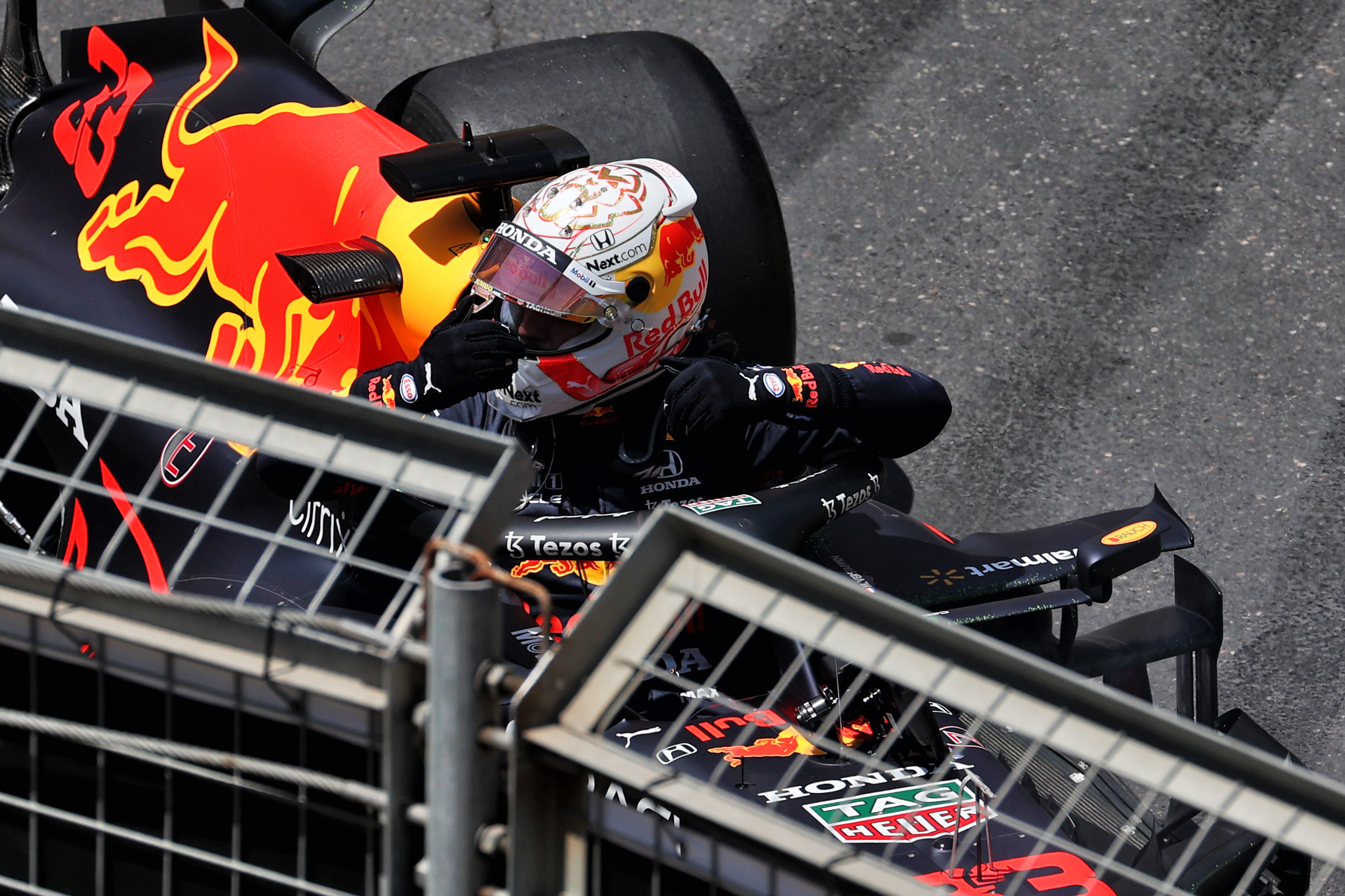 Max Verstappen crash Baku practice 2021